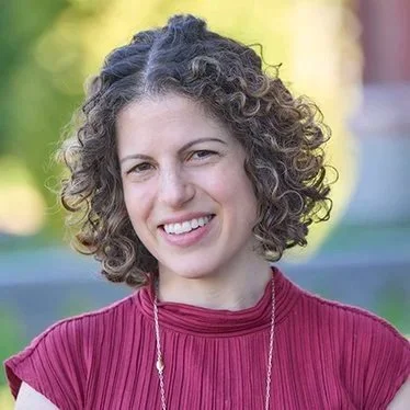 yael zeira headshot