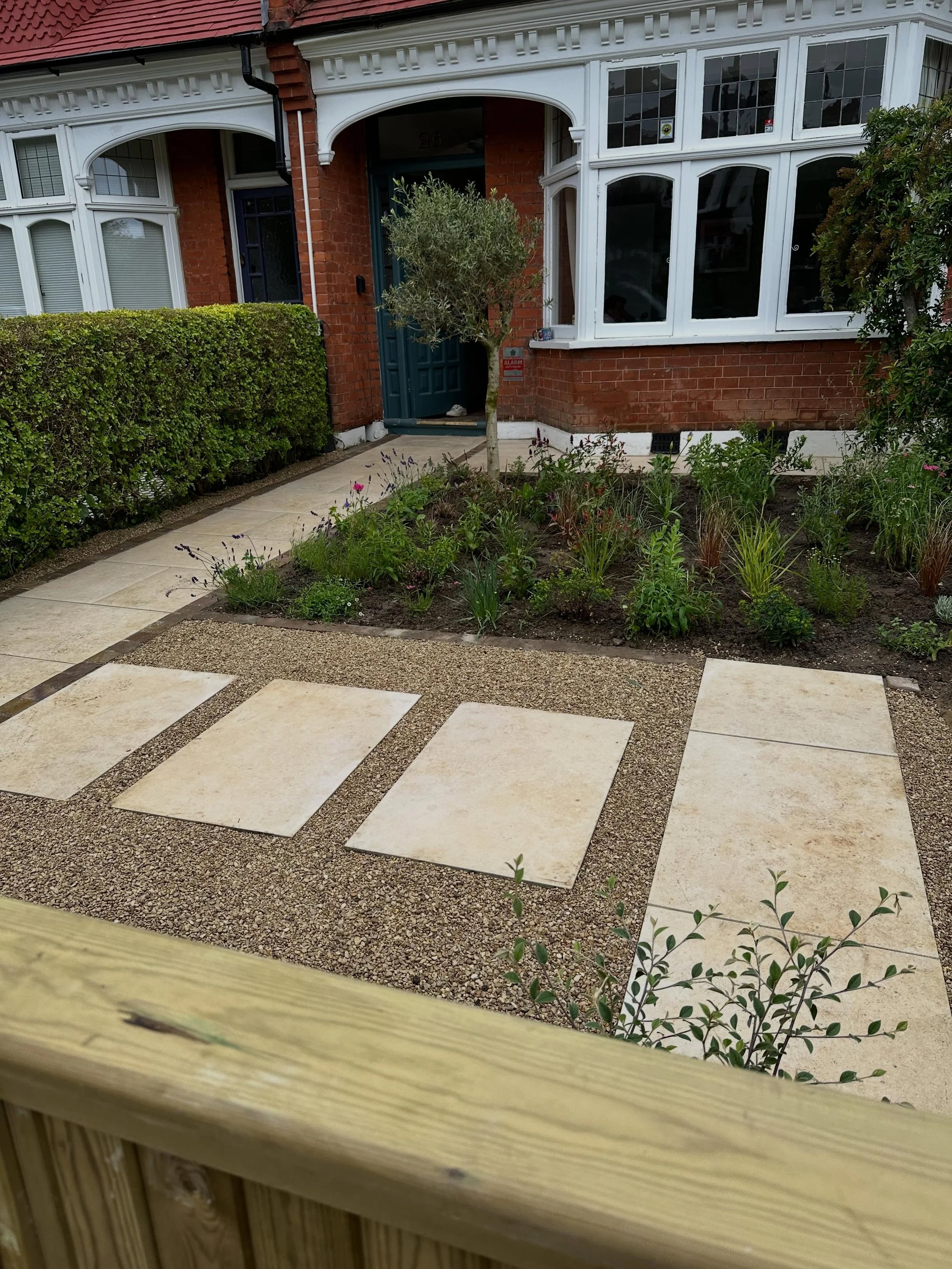 Dulwich phase 2 complete.  Many thanks to our wonderful clients for the outstanding hospitality.  #ecooasislandscapes_london #williamfrostgardens #ecooasislandscapes #provendernurseries #londonstone