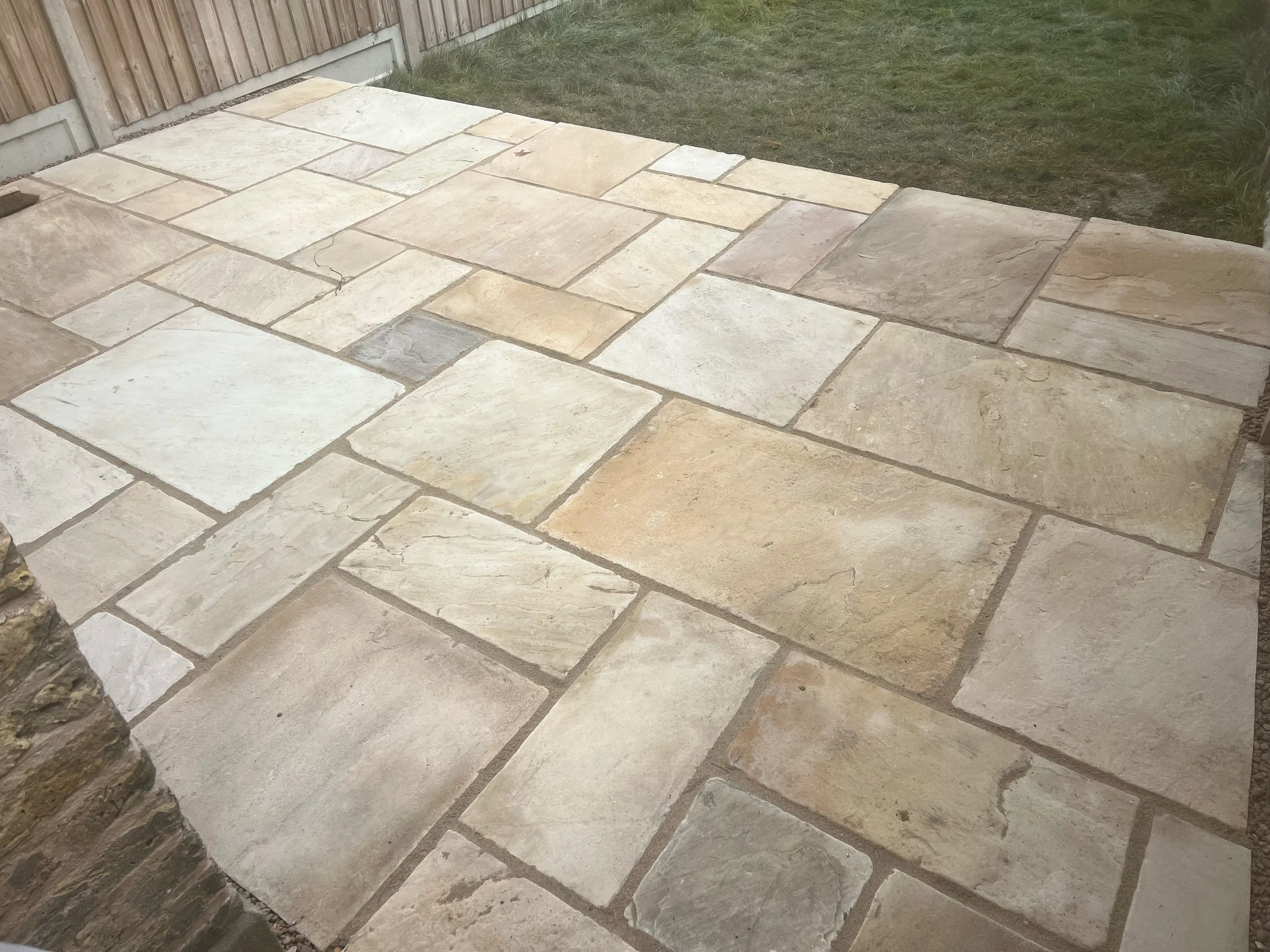 Mint sandstone, Brockley.. 3 days for this wrap around.  Excellent team effort as always.
#landscaping #london #landscaper #Ateam #ecooasislandscapes_london
