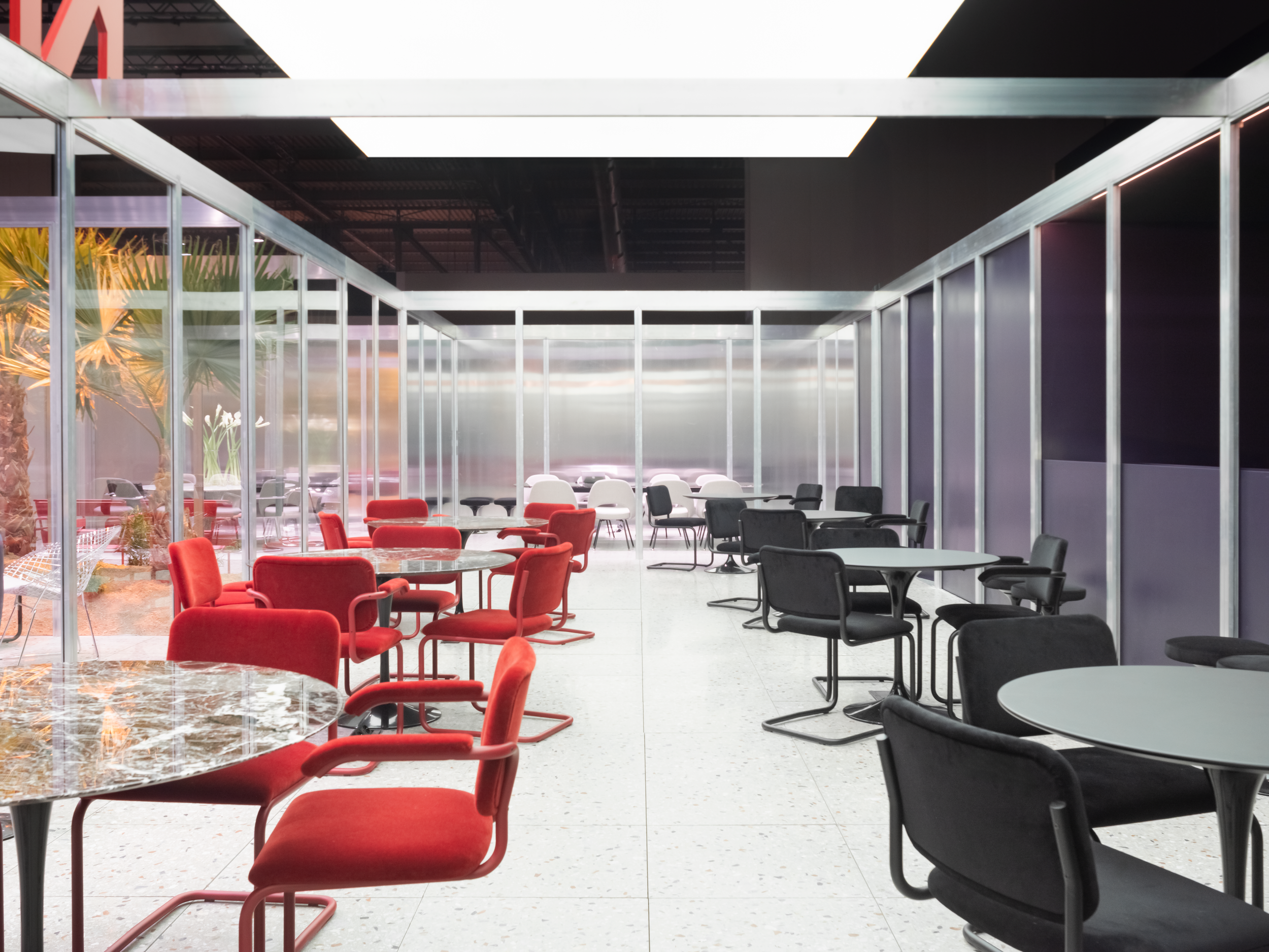 250408_Knoll_Salone_DSF8527.png