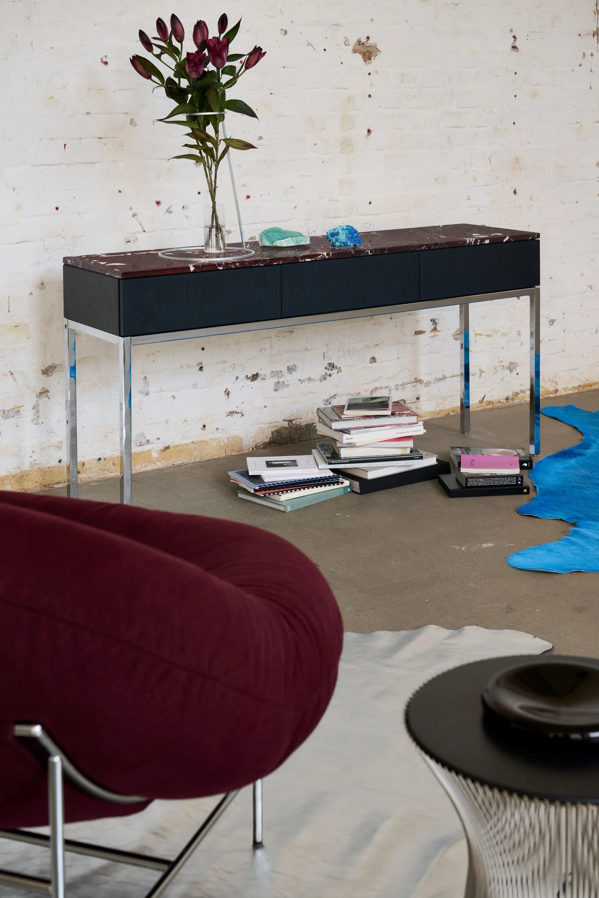G-KNO_FA26_Lifestyle_console_table_v1_0153 1.jpg