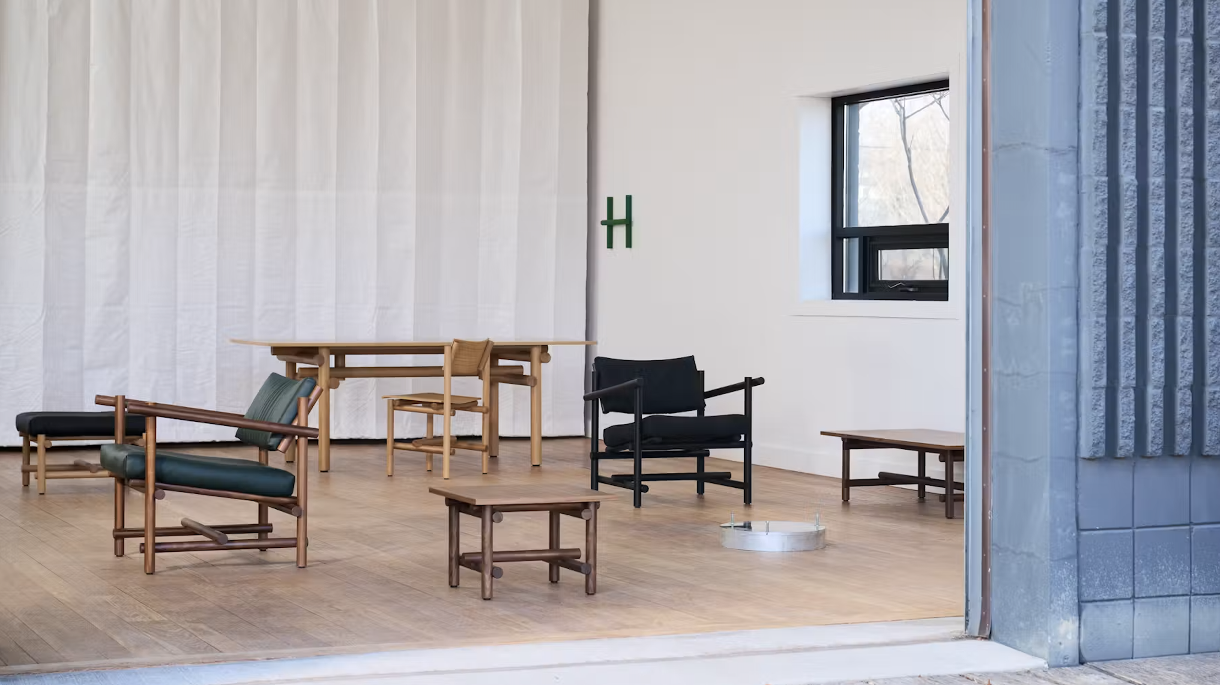 KNOLL : Jonathan Muecke Collection