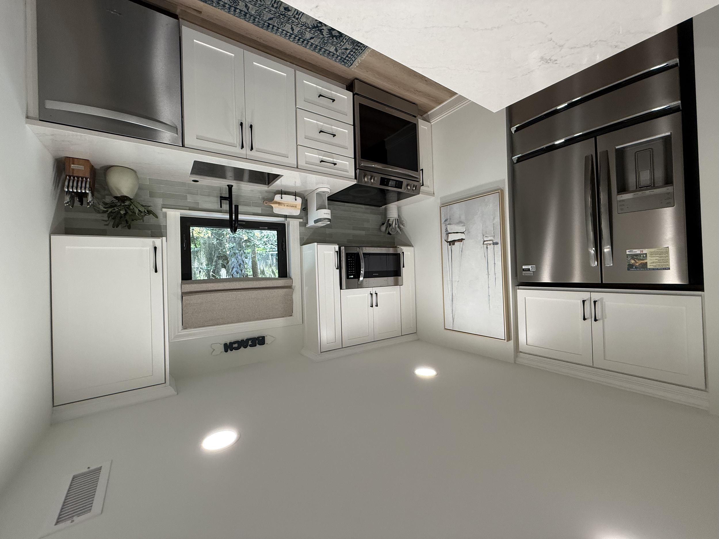 Beach Villa Kitchen 2026