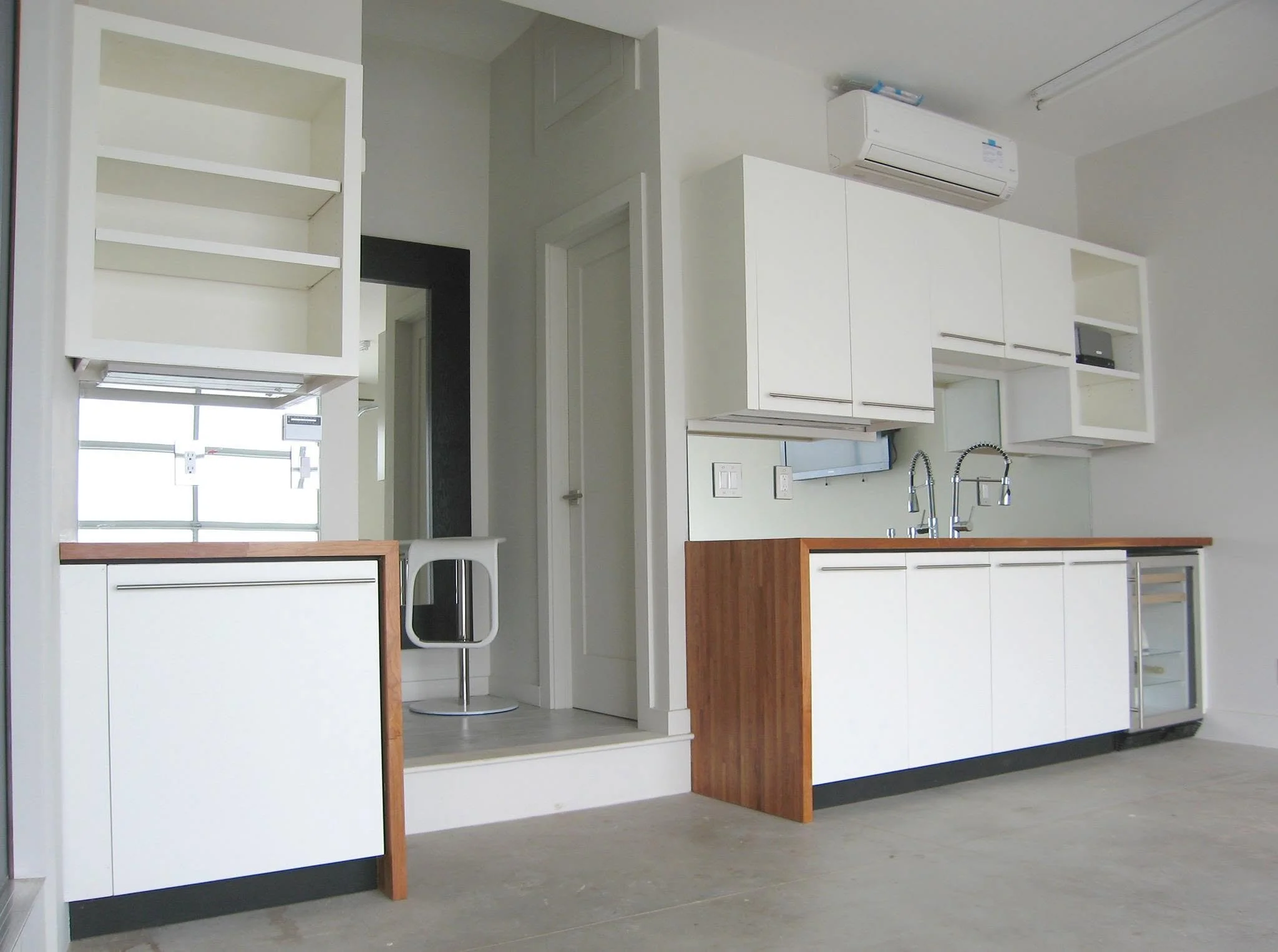 modernkitchen.jpg
