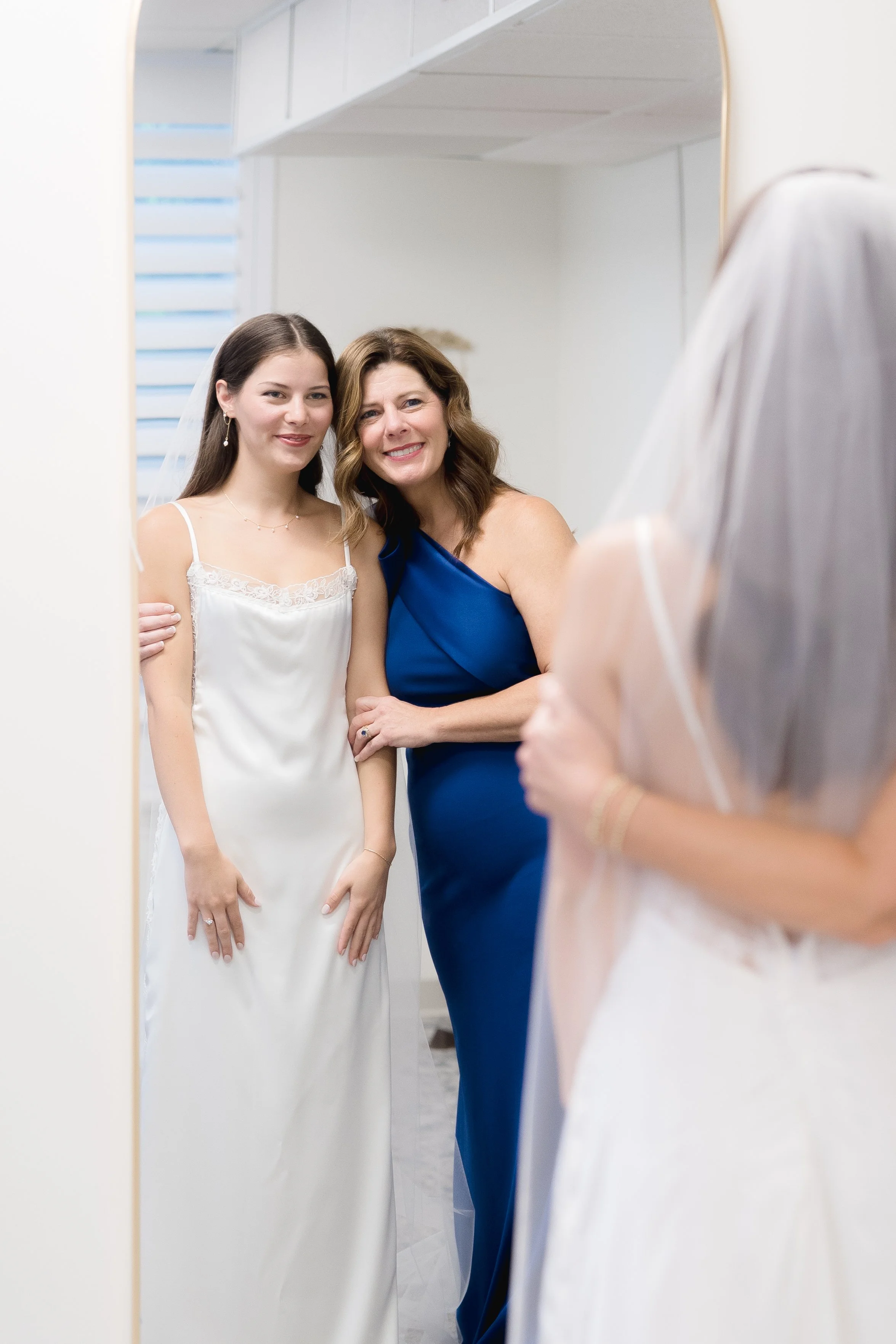 Bridal Suite at First Presbyterian Church in Orlando captured by Florida Documentary Photographer Catherine Skelly