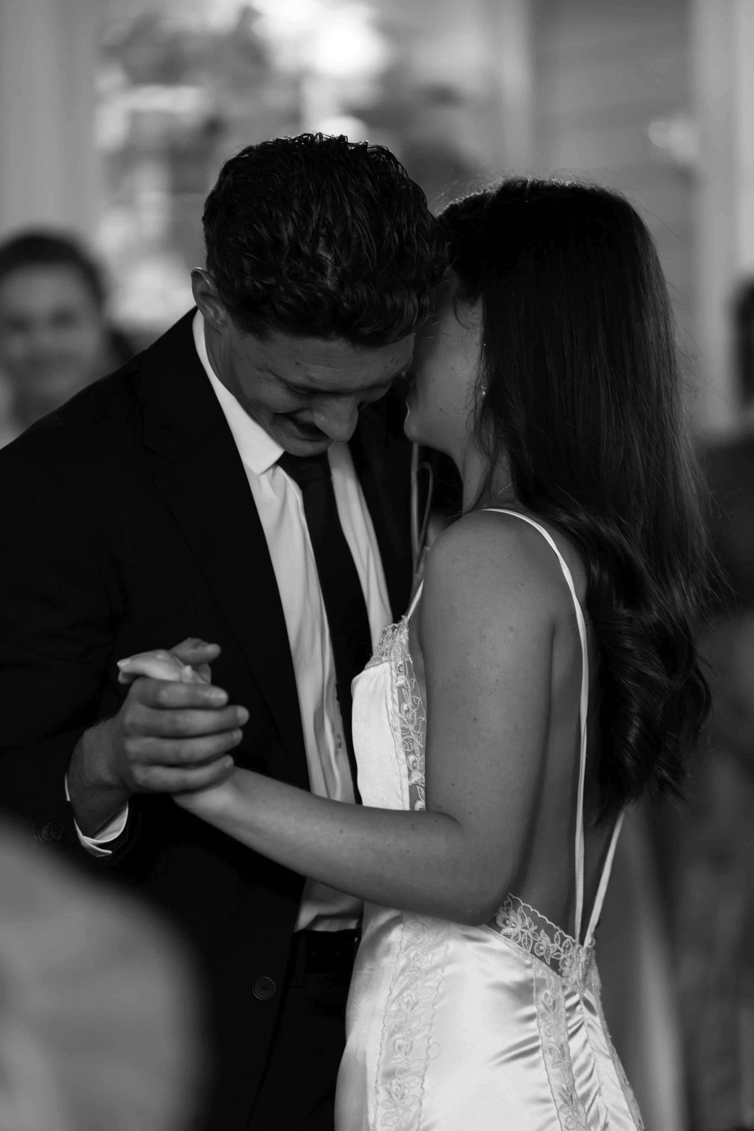 Candid wedding reception photos at Dr. Phillips House in Orlando, Florida captured by Florida Documentary Wedding Photographer Catherine Skelly