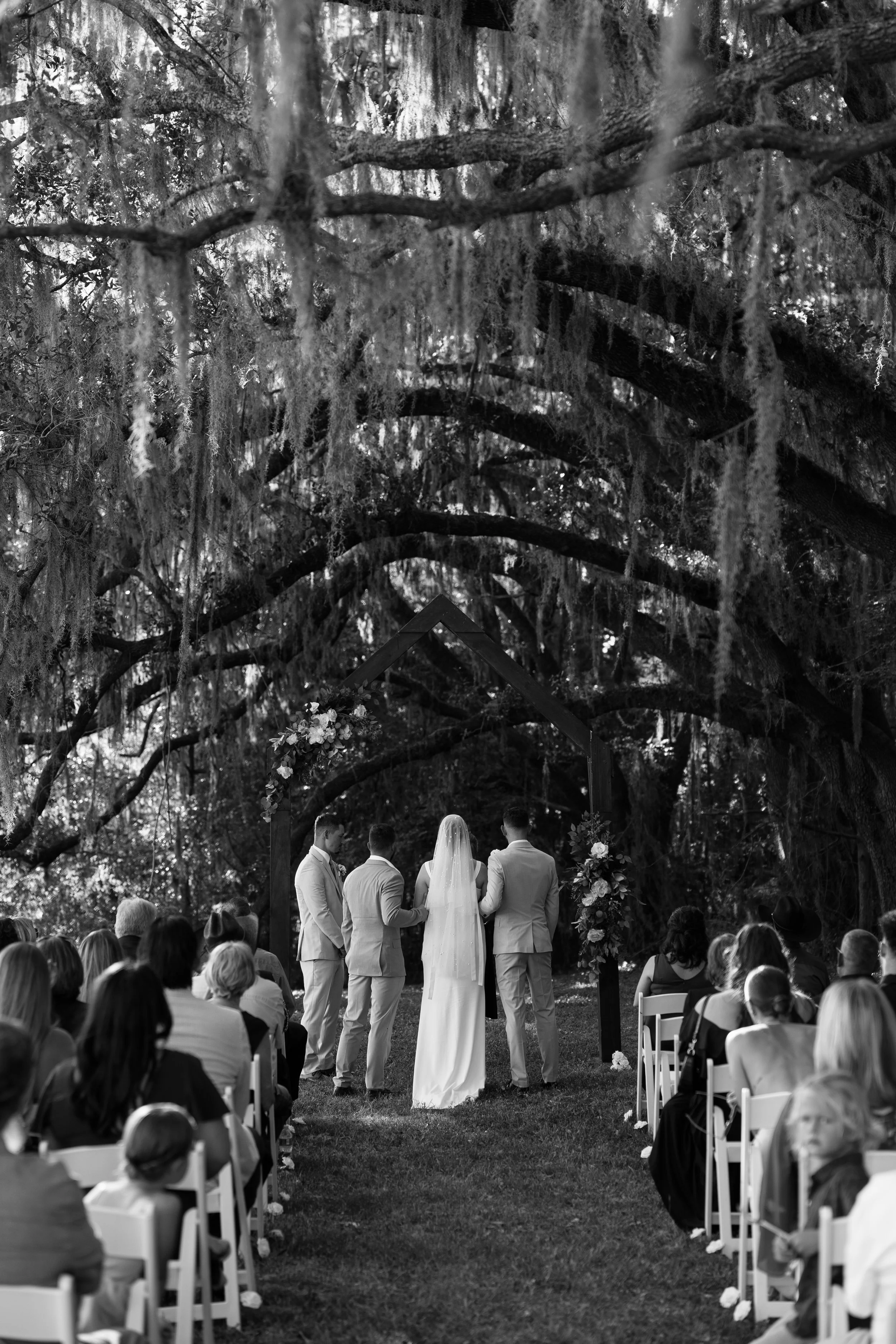 Outdoor Wedding at Stonewood Events in Alachua, Florida captured by Florida Documentary Wedding Photographer Catherine Skelly
