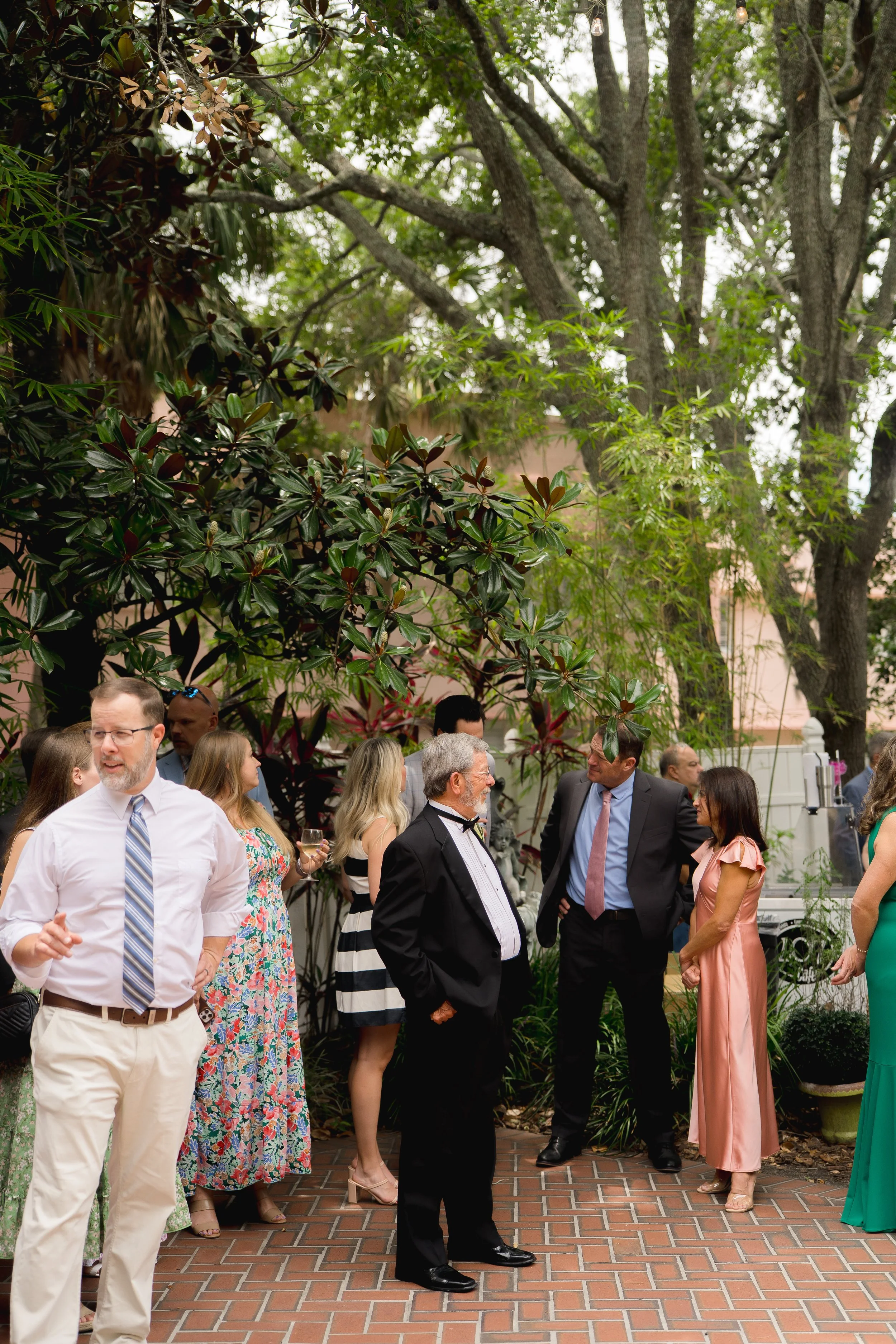 Candid wedding reception photos at Dr. Phillips House in Orlando, Florida captured by Florida Documentary Wedding Photographer Catherine Skelly