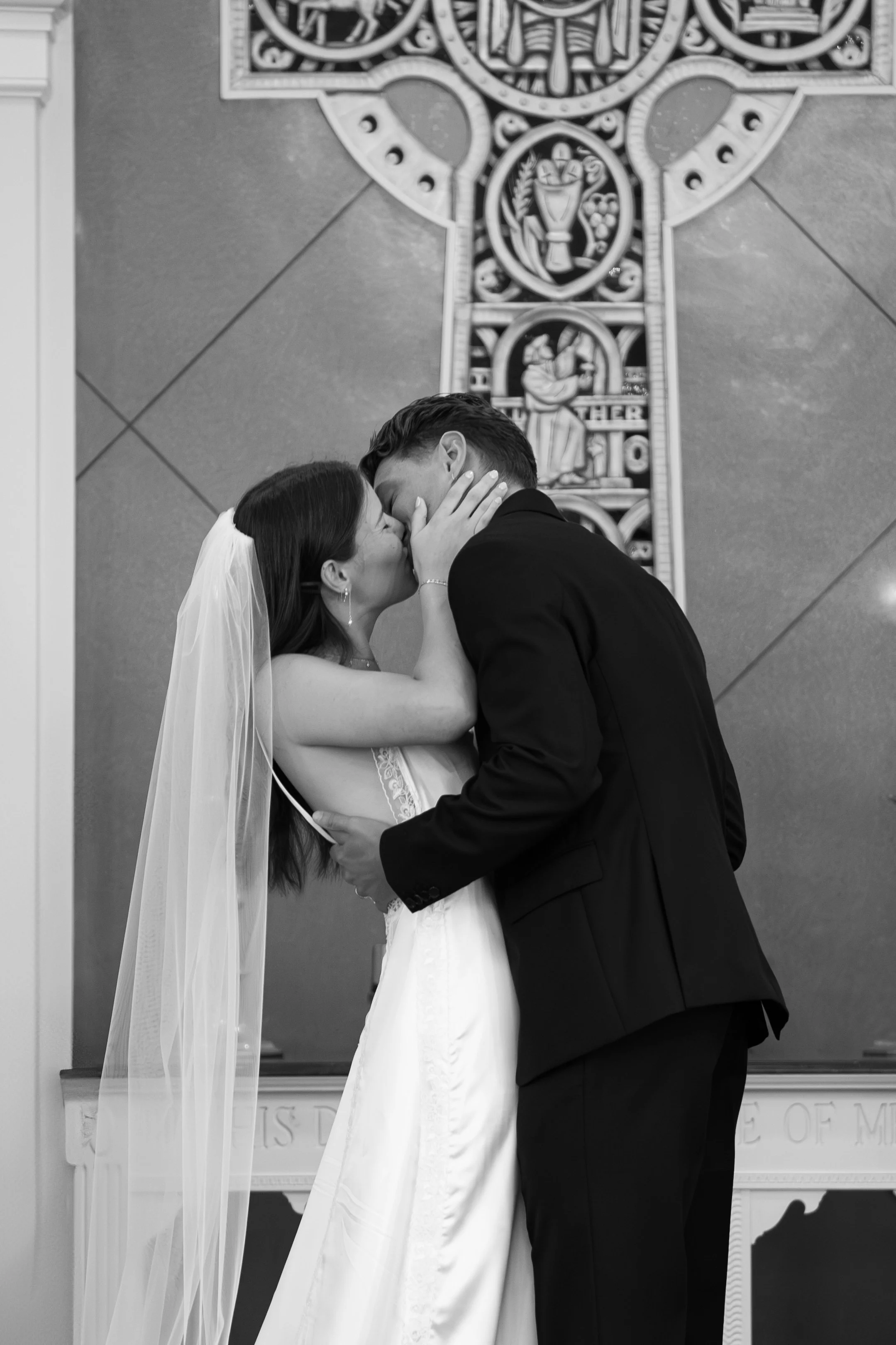 Wedding Ceremony in the Chapel at First Presbyterian Church in Orlando captured by Florida Documentary Photographer Catherine Skelly