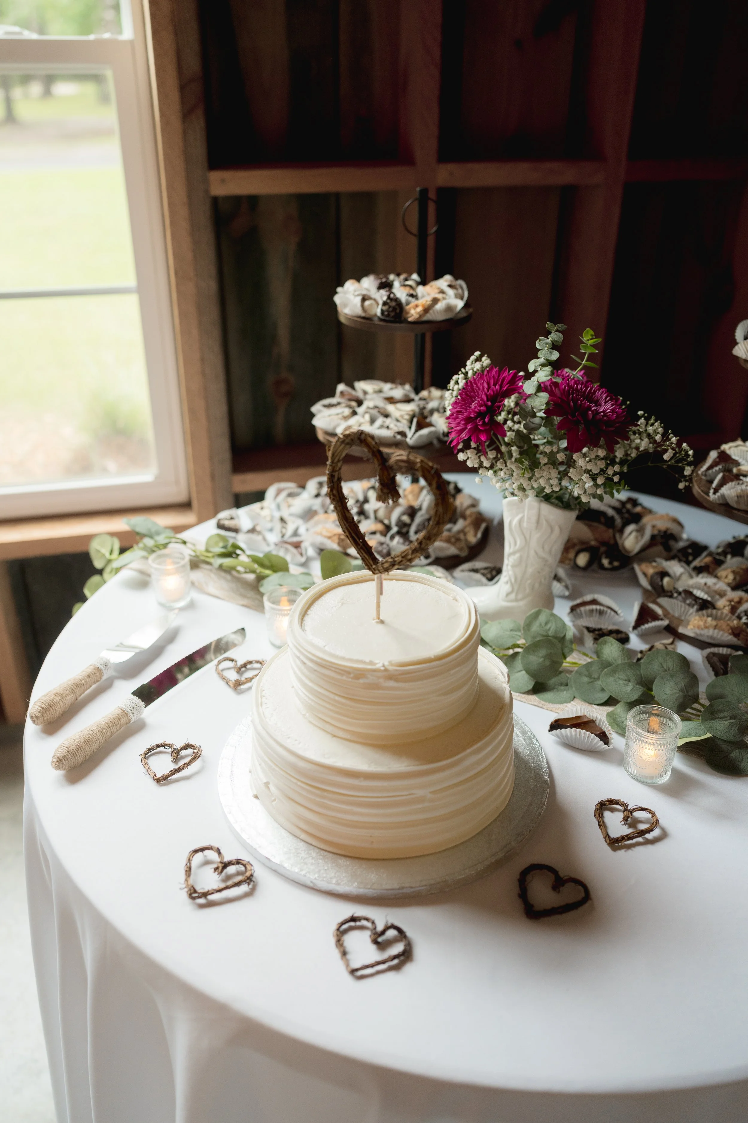 Rustic wedding cake captured at Lewiswood Farm in Tallahassee, Florida by Florida Documentary Photographer Catherine Skelly