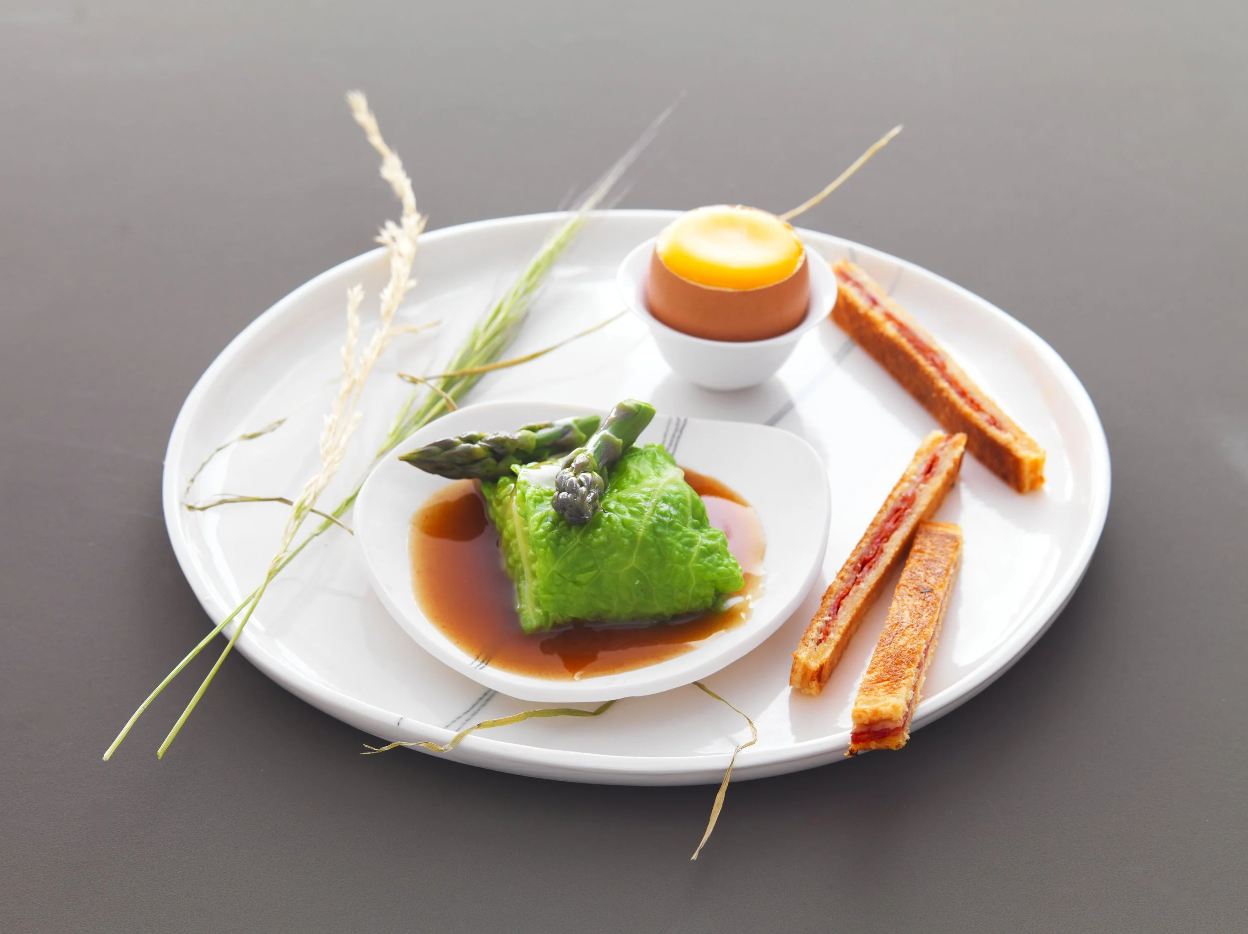 Œuf "sur la paille" aux asperges - mouillettes de chorizo