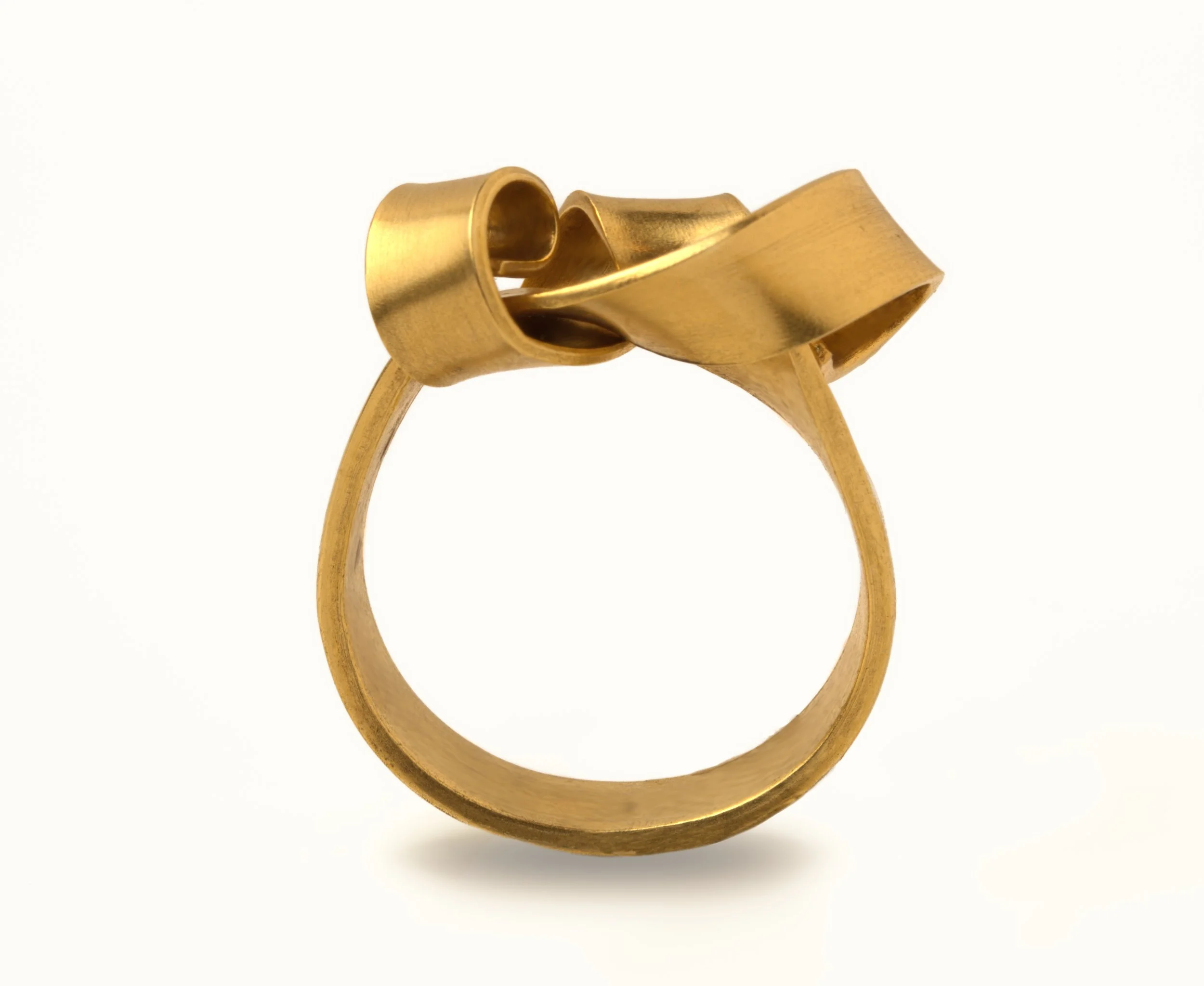 Cascade gold twist ring 1 front.jpg