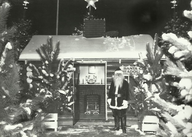 Santa's-Cabin4.jpg