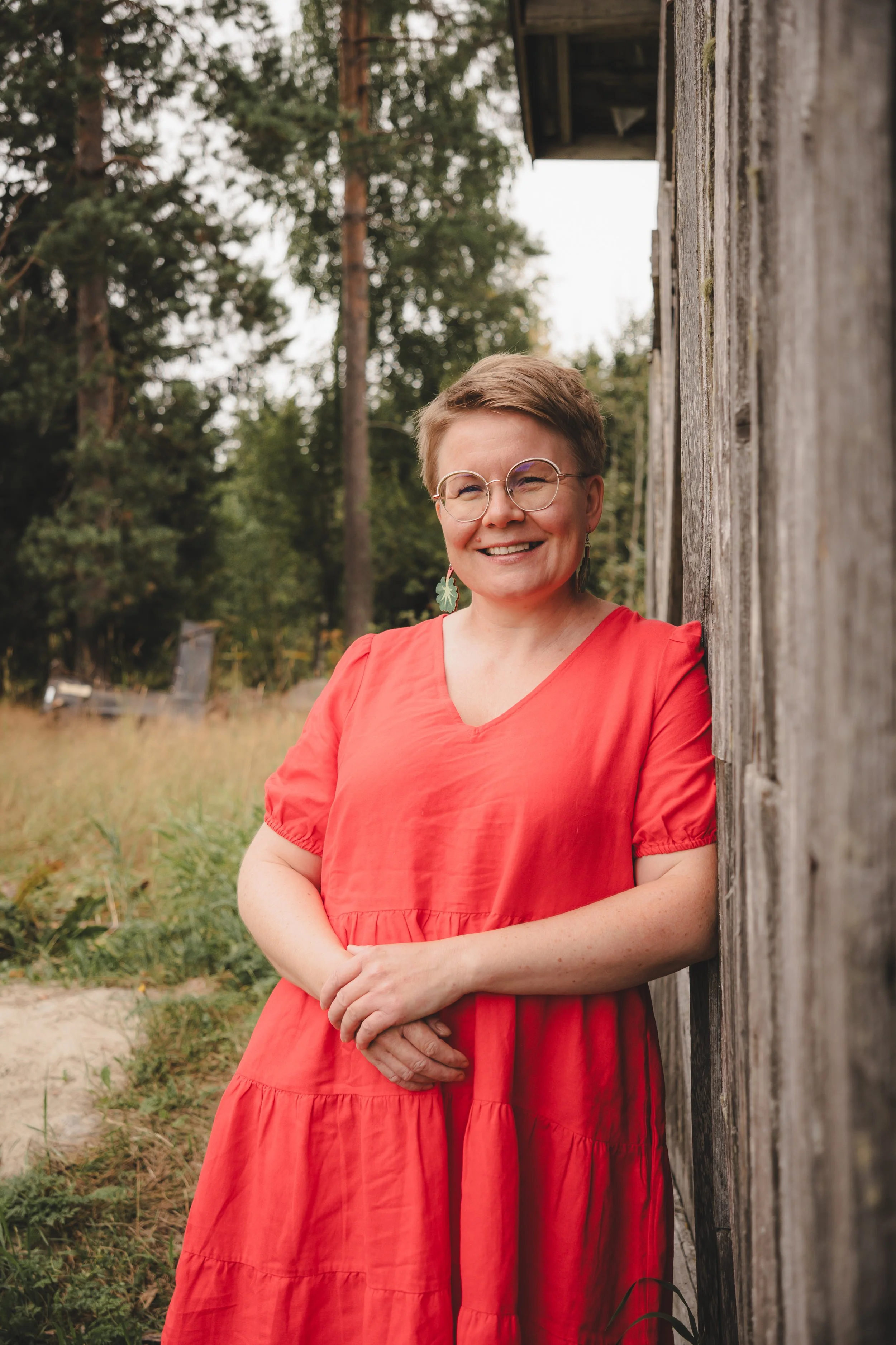 Luovat menetelmät hyvinvoinnissa, hyvinvoinnin tukeminen, stressin hallinta, uupumus, työhyvinvointivalmennus, tyhy-päivän ohjelma, työhyvinvointipäivä, kehorentoutus, luova työpaja, Työstressin lievittäminen, tiimin hyvinvointipäivä, hyvinvointi