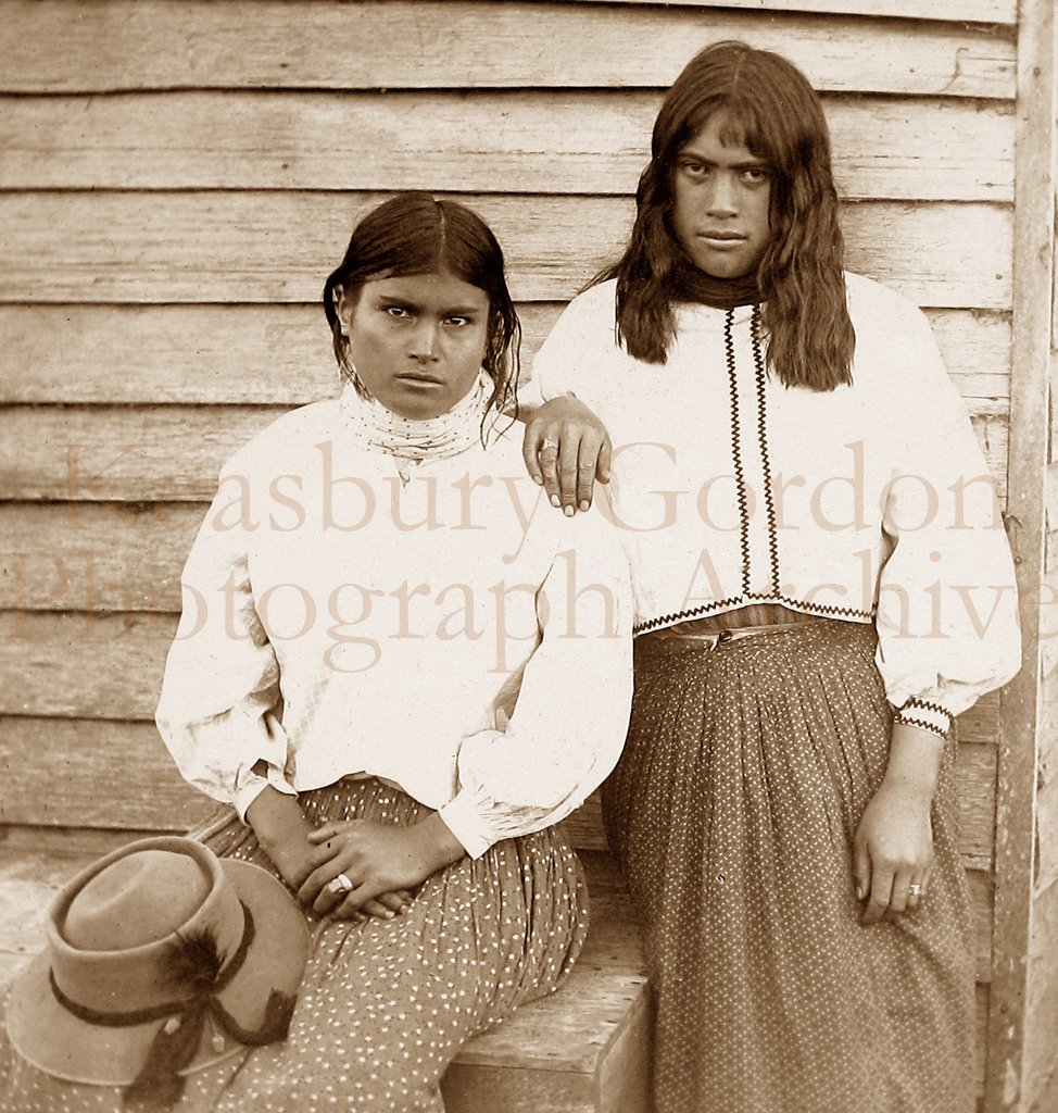 web_7A Maori girls, new Zealand.jpg