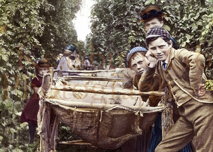 web_9E Kent Hop pickers.jpg