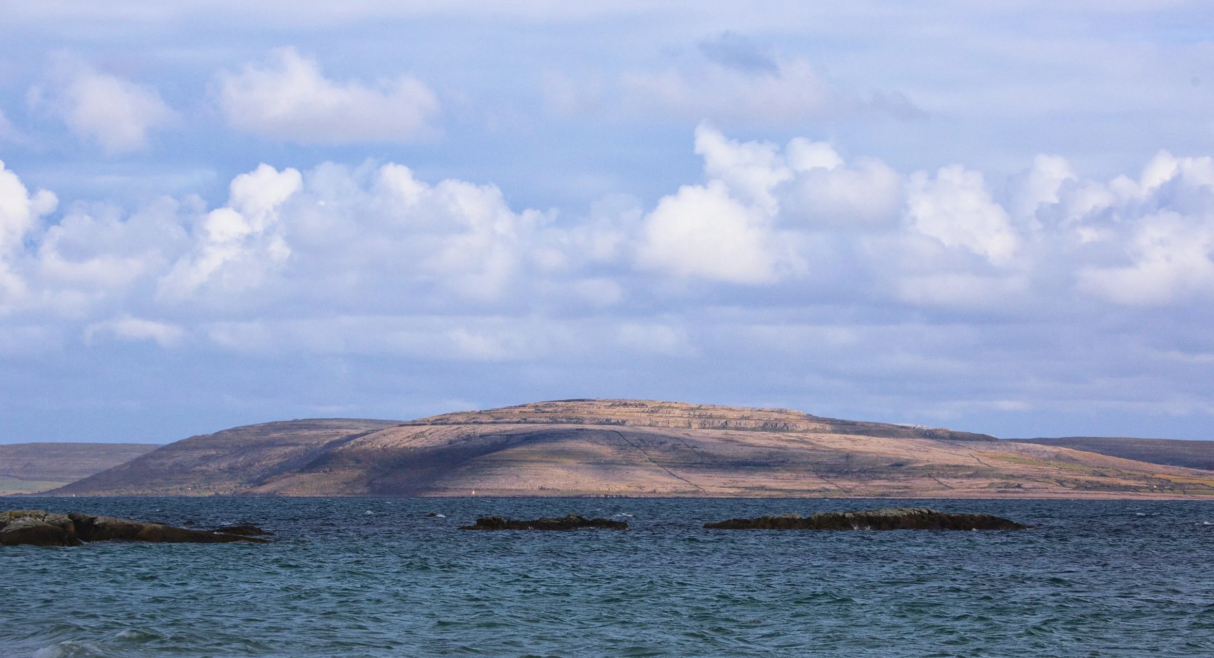 Clear Day, Clare Coast&hellip;..Chef&rsquo;s Kiss 🤌🏻

#wildatlanticwayclare #wildatlanticway #TheBurren #theburrennationalpark #canonireland