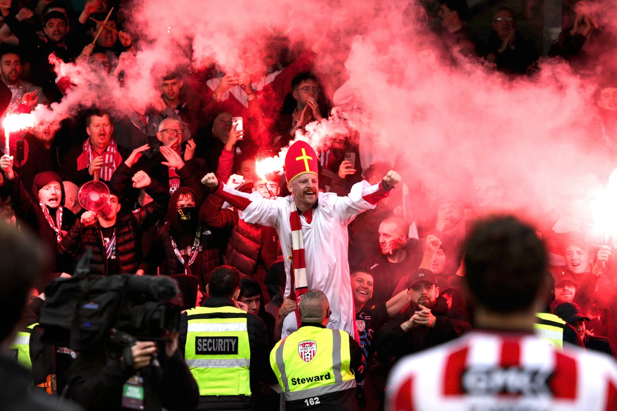 In the name of the Flares, the Semi&rsquo;s and the Holy Smoke

A shot of Derry City fans celebrating at full time yesterday.
#cluborangefaicup #derrycityfc #leagueofireland #flares #soccerfans