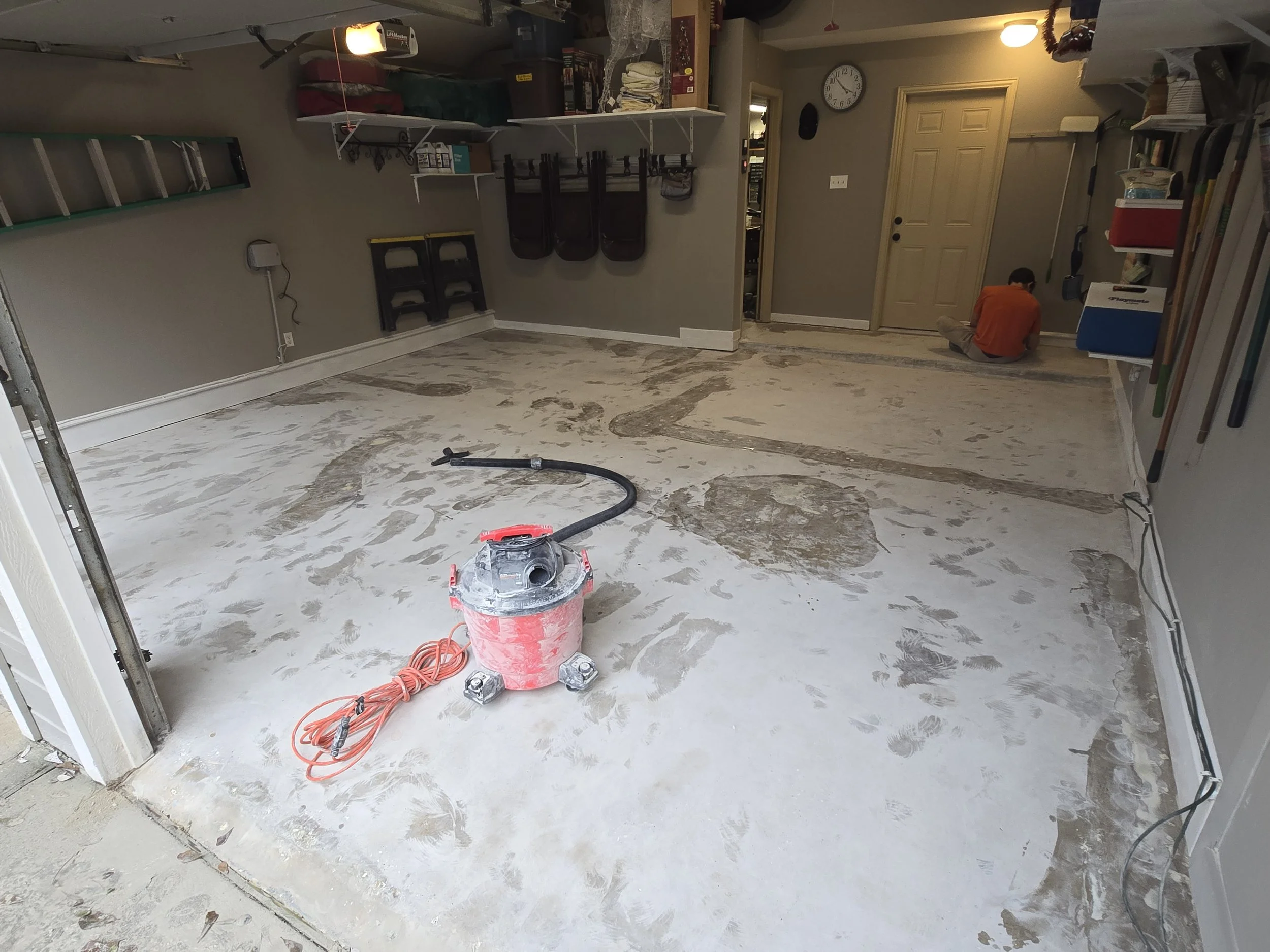 EPOXY GARAGE FLAKE(DOMINO)-DURING
