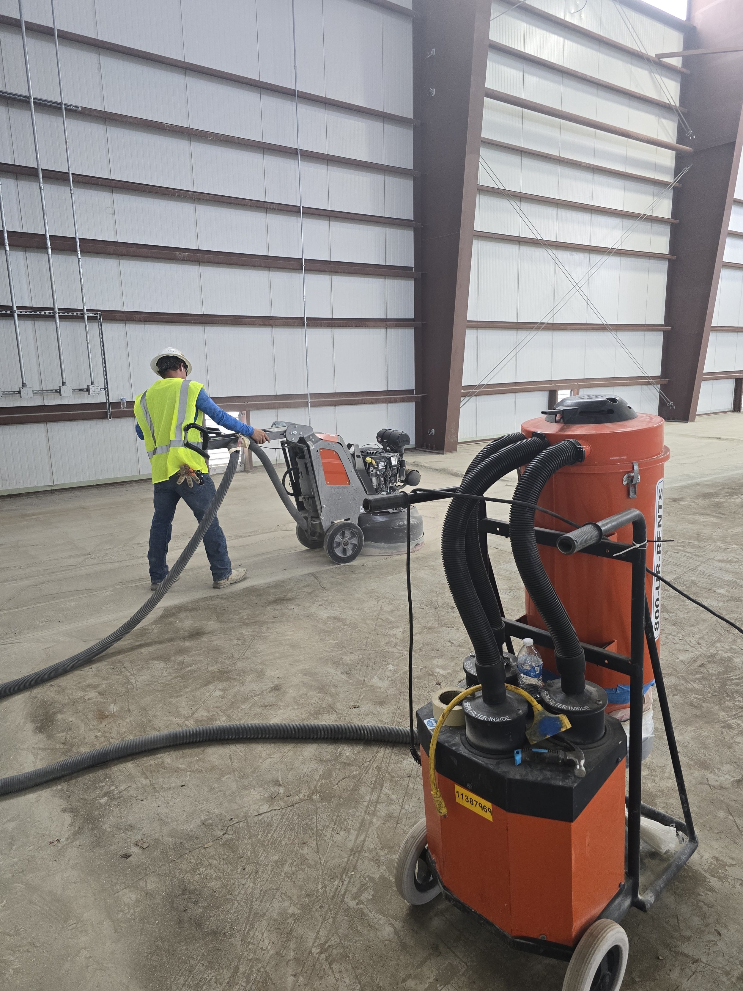 PRIVATE HANGAR EPOXY SOLID(GREY)-BEFORE