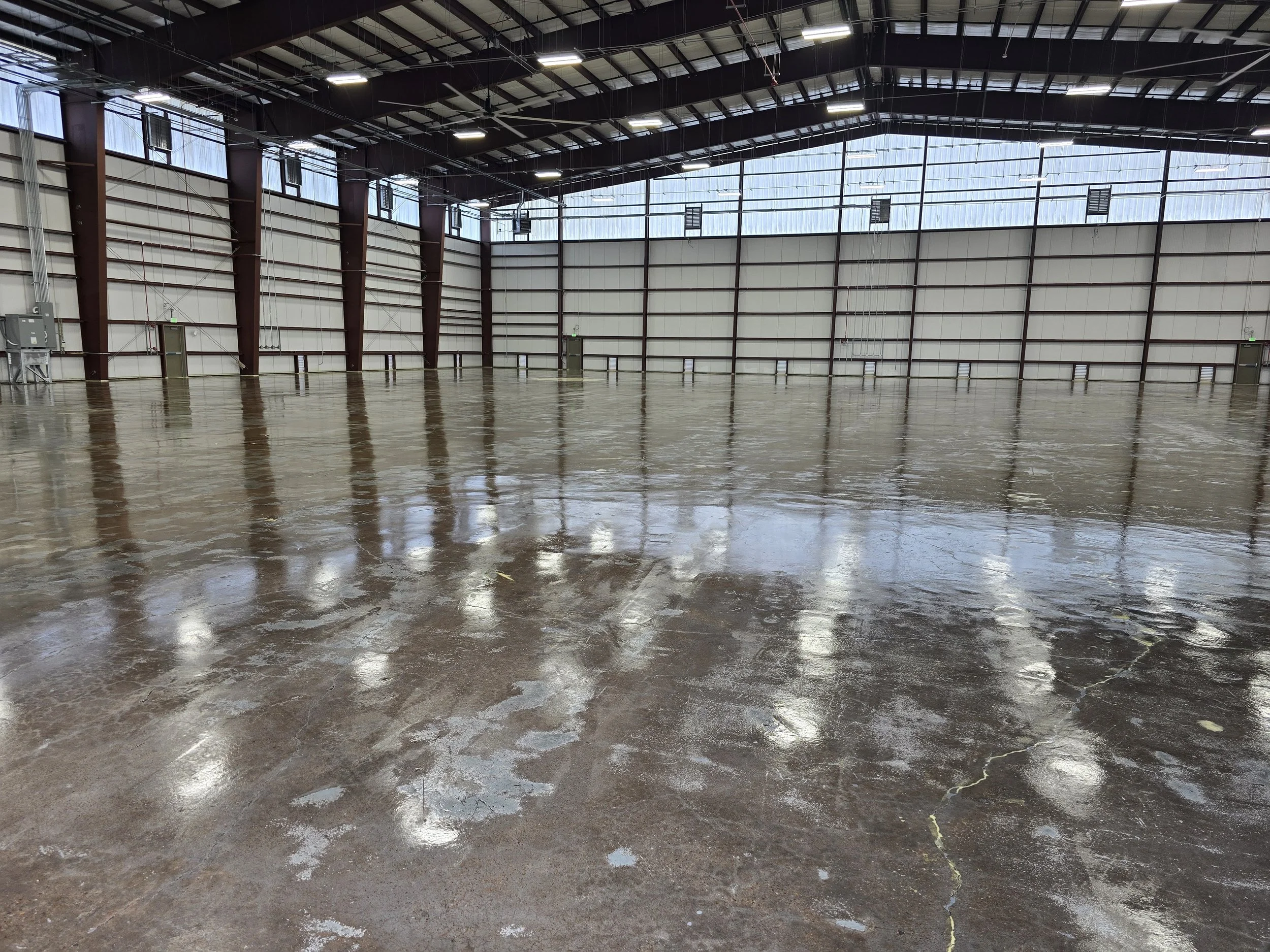 PRIVATE HANGAR EPOXY SOLID(GREY)-DURING
