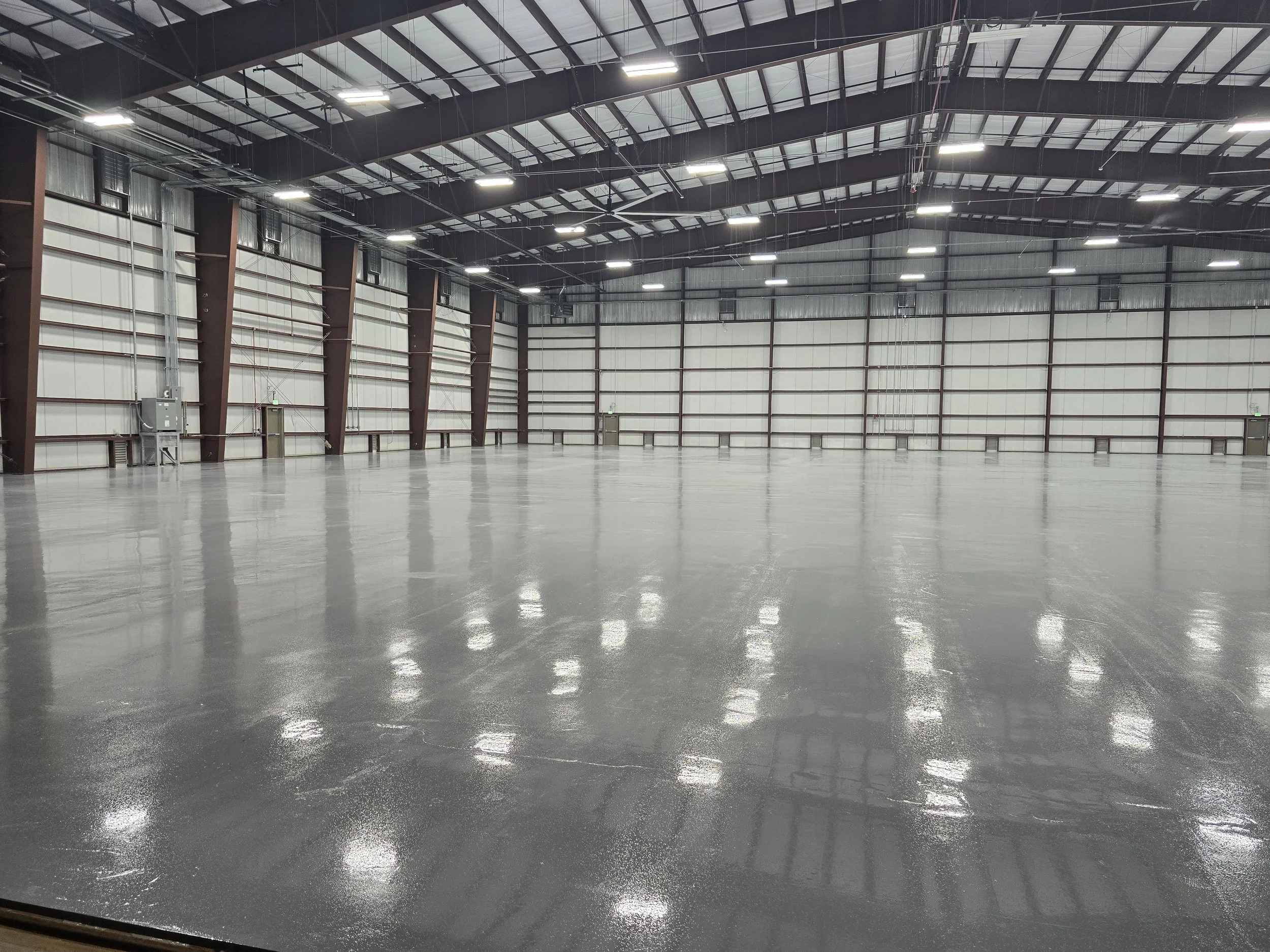 PRIVATE HANGAR EPOXY SOLID(GREY)-AFTER