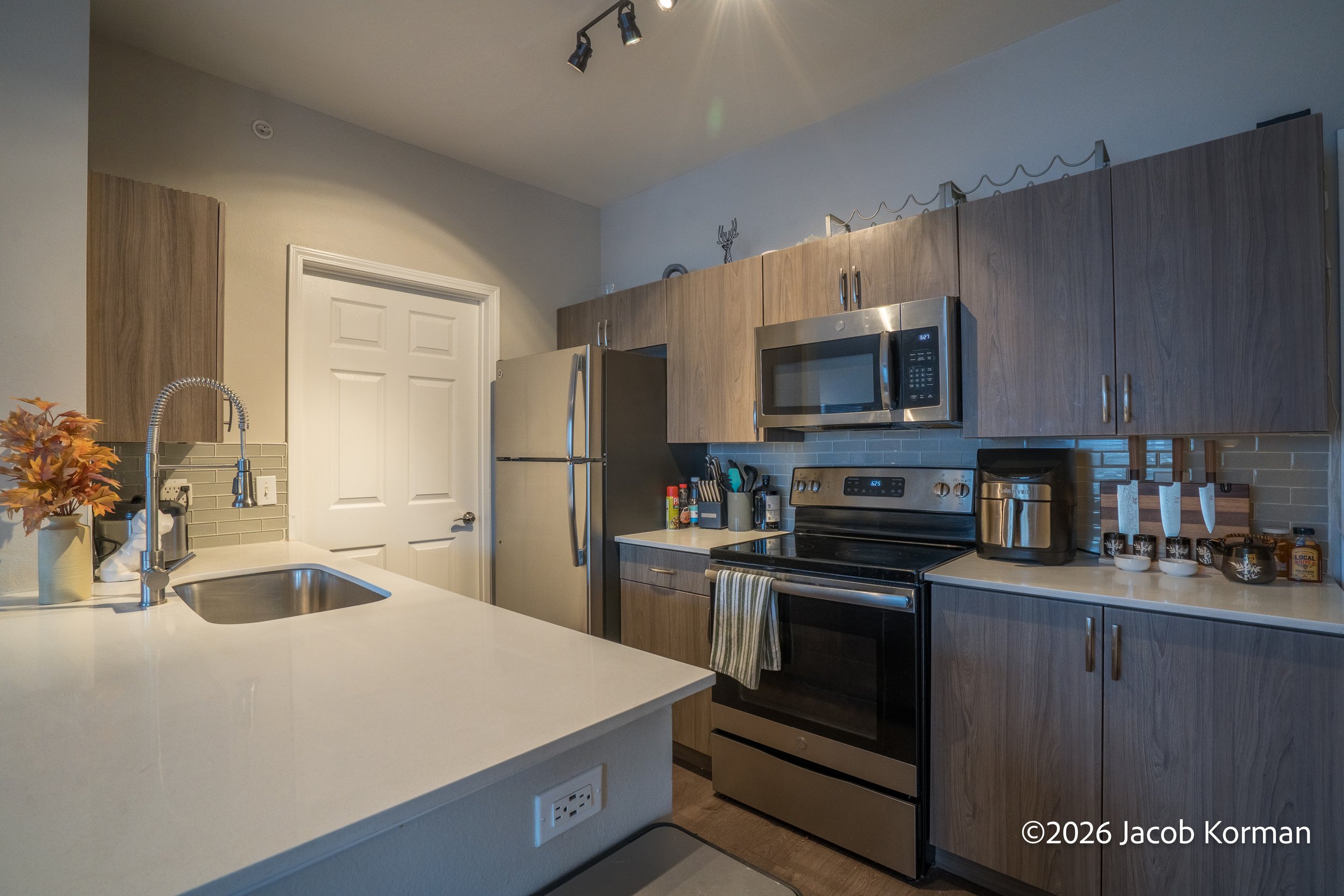 Apartmenthdr1--6.jpg