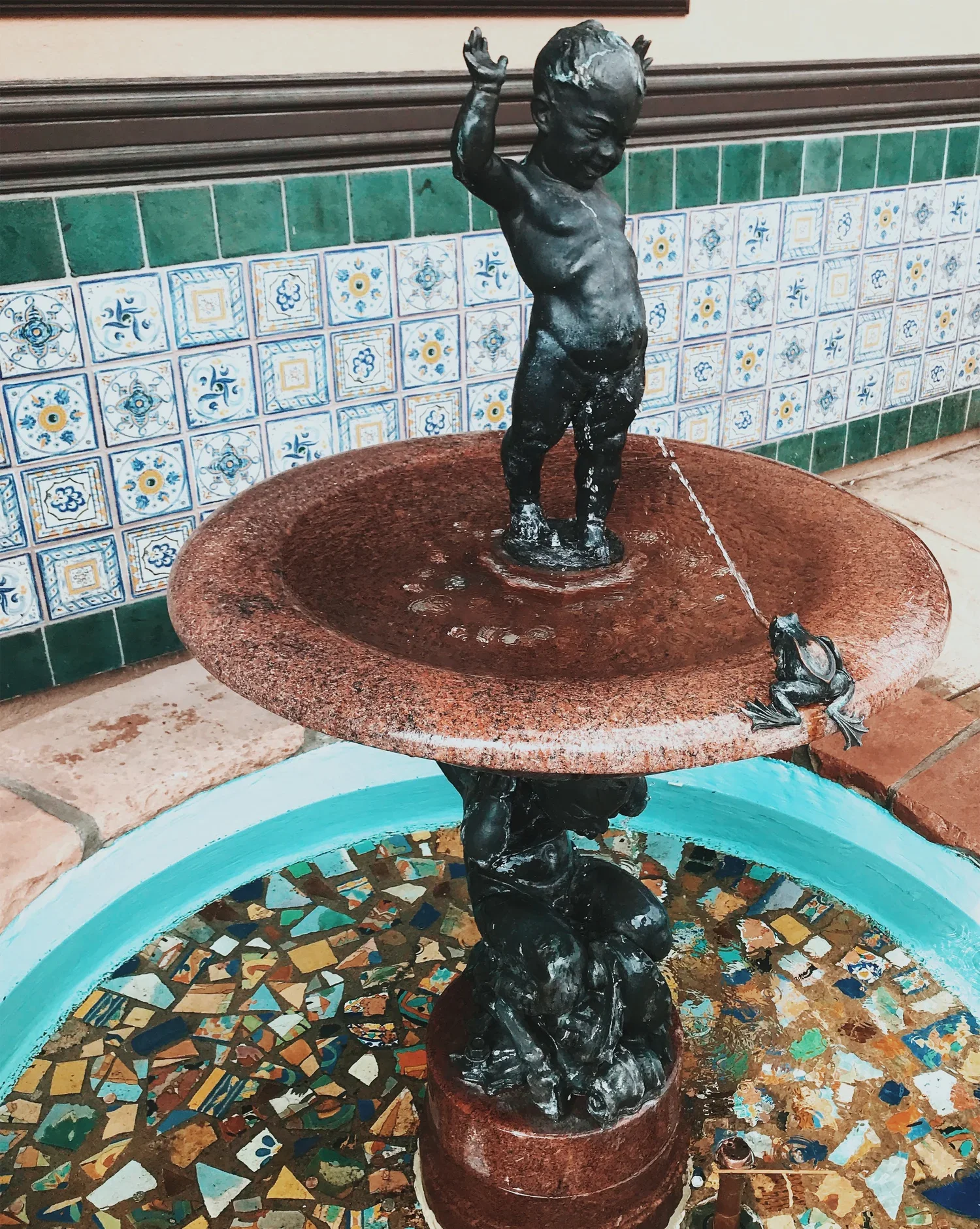 Iconic frog fountain on the Country Club Plaza in Kansas City, Missouri.