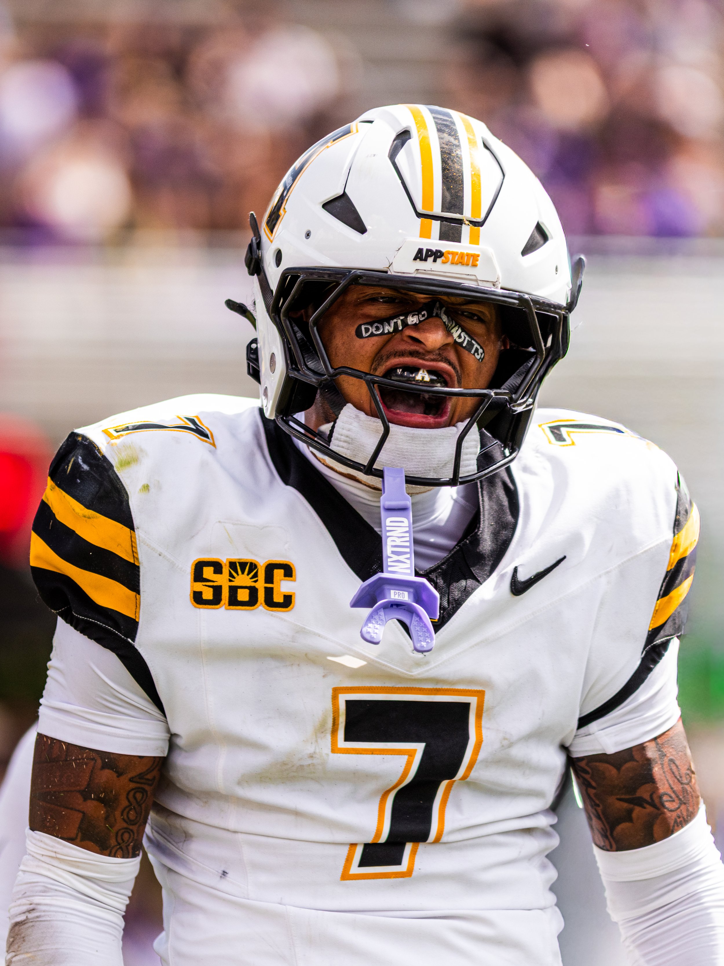 FB_ECU_091226_DJ_INSTA-1.jpg