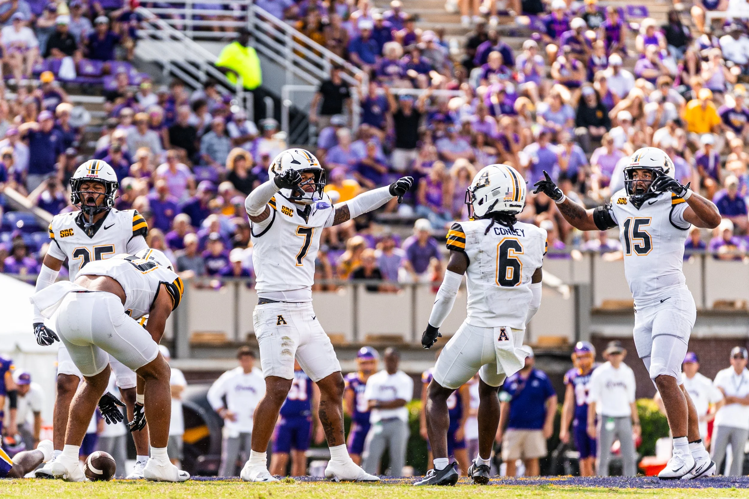 FB_ECU_091226_DJ-142.jpg