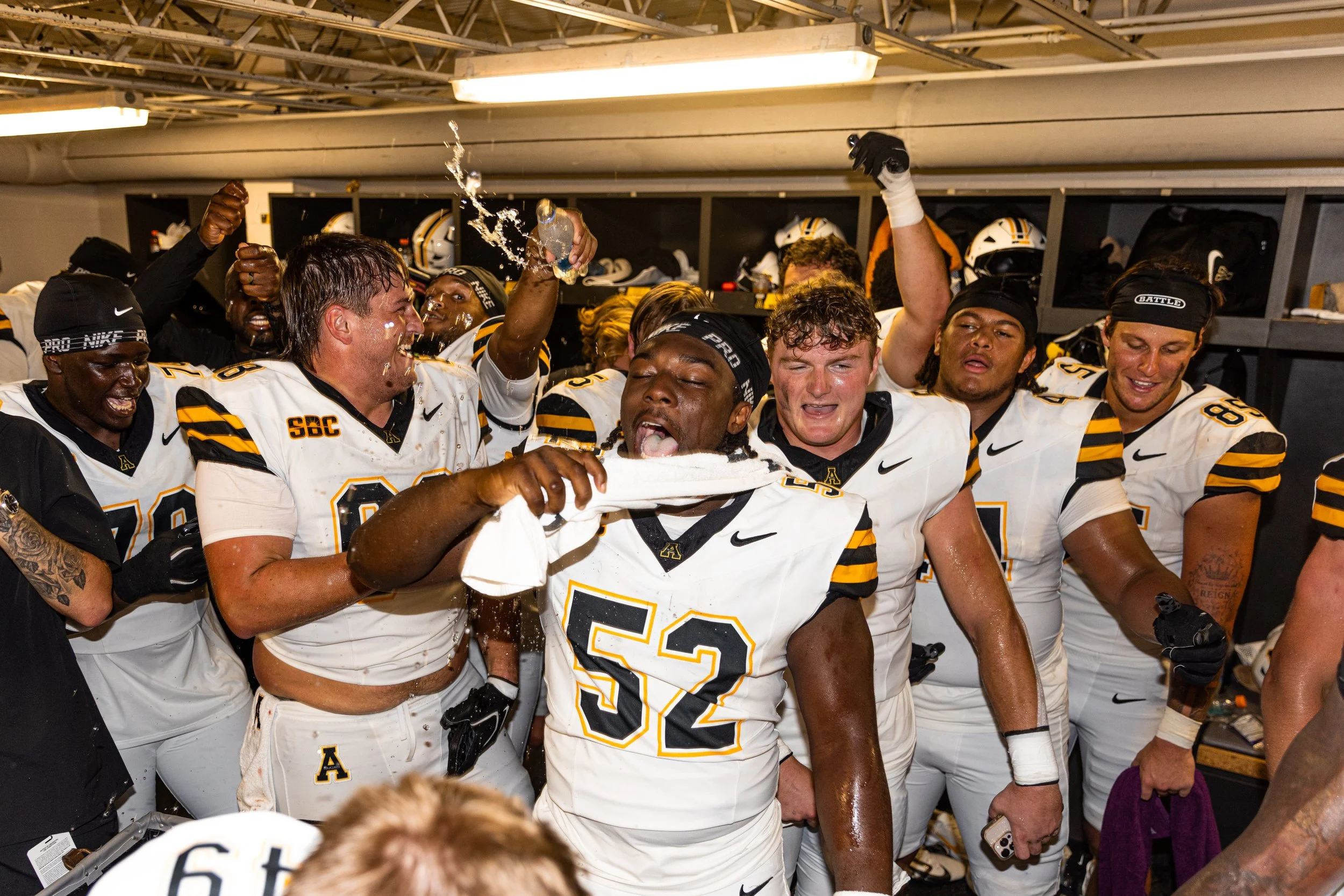 FB_ECU_091226_DJ-179.jpg