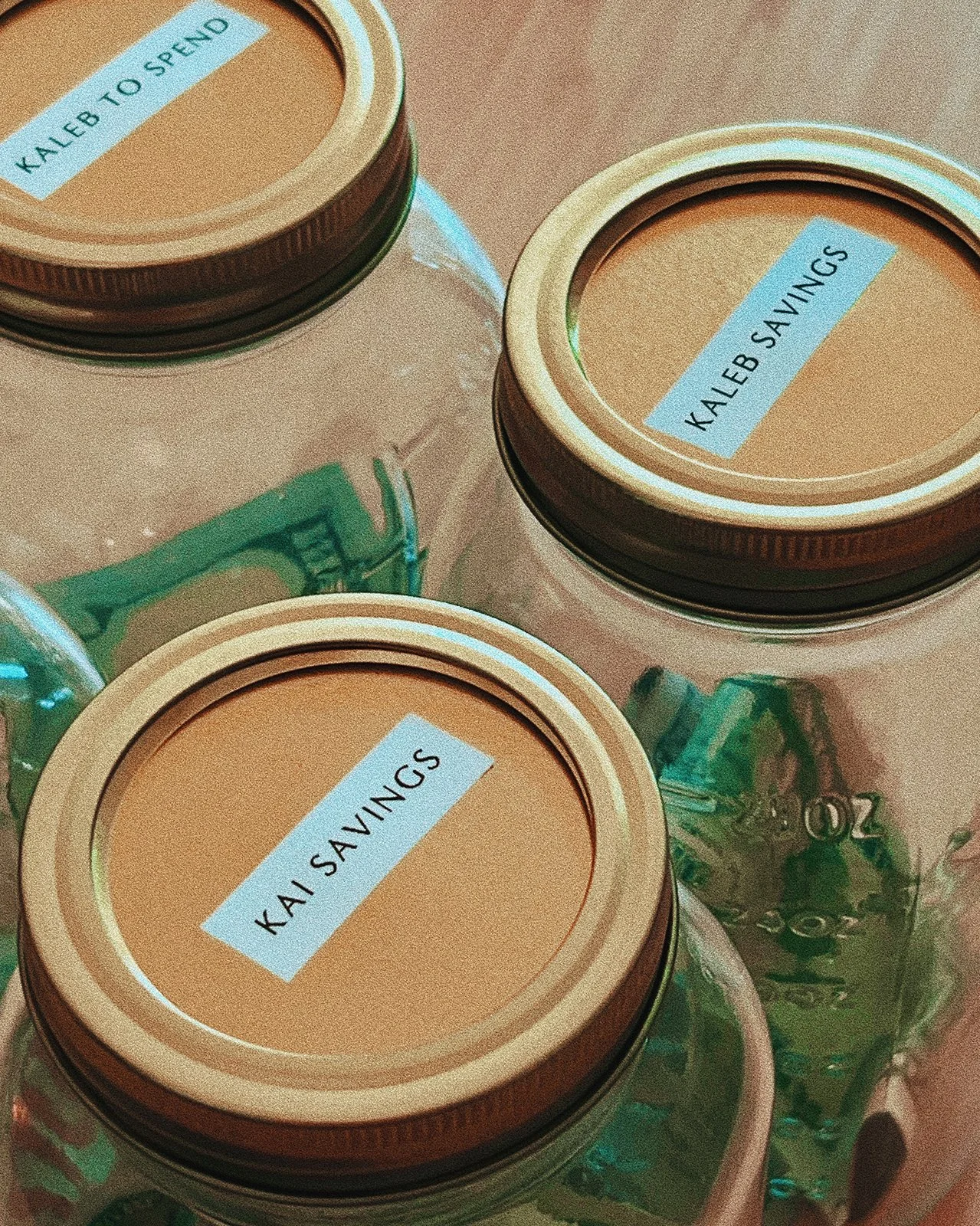 teaching-finances-kids-savings-jar.jpg
