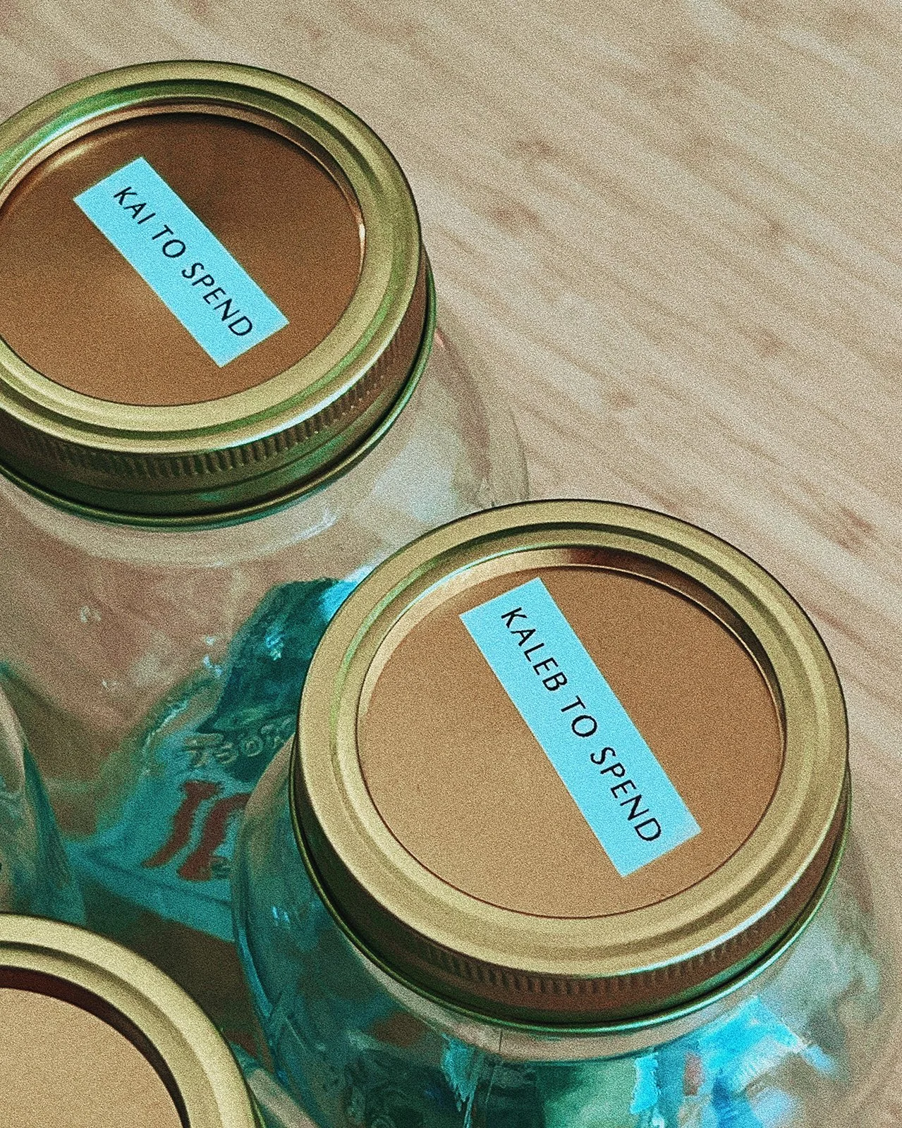 teaching-finances-mason-jars-spend-save.jpg