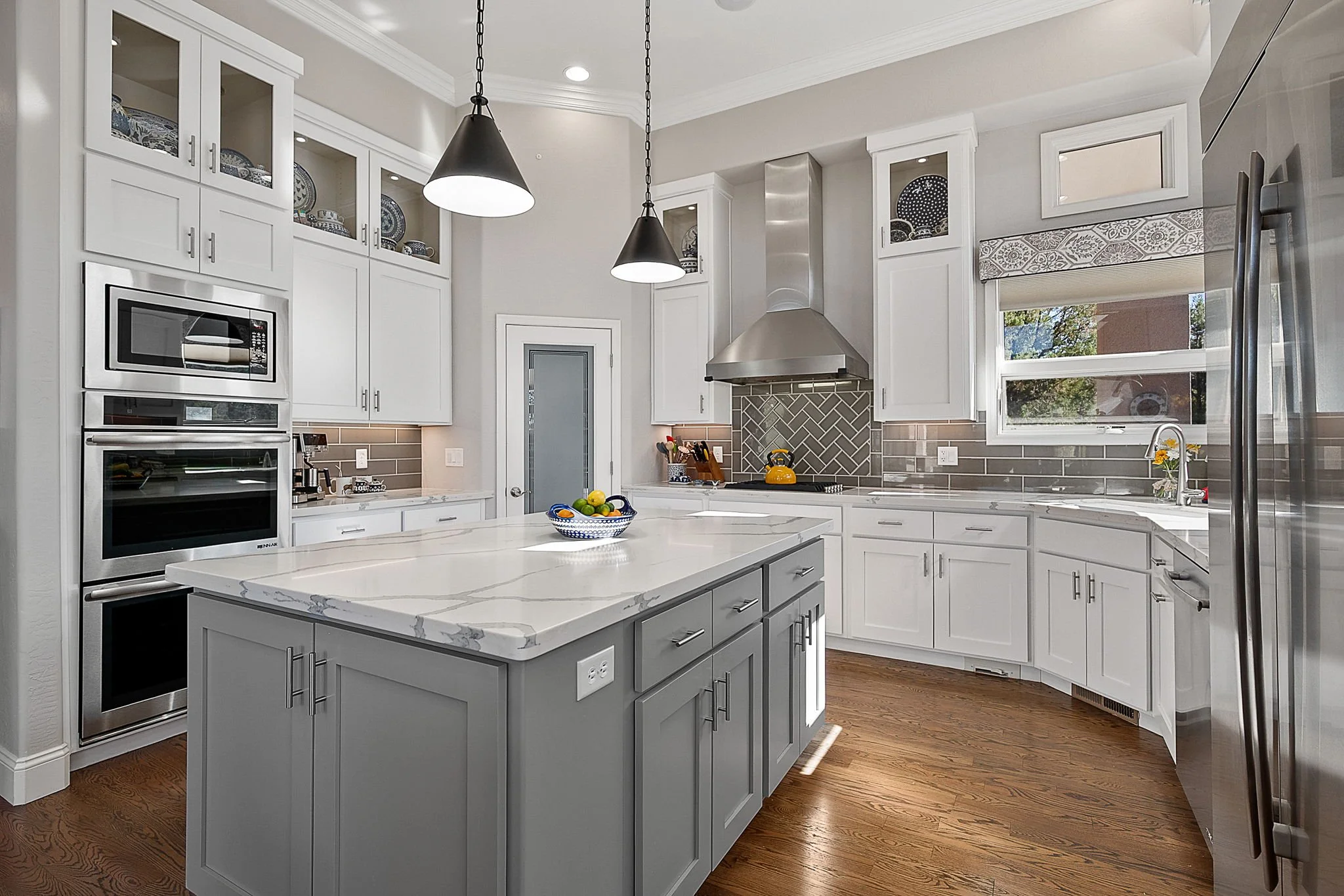 26-Kitchen (2).jpg