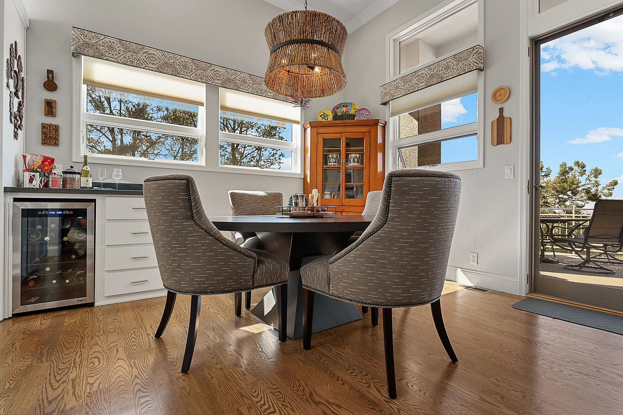 32-Breakfast Nook.jpg