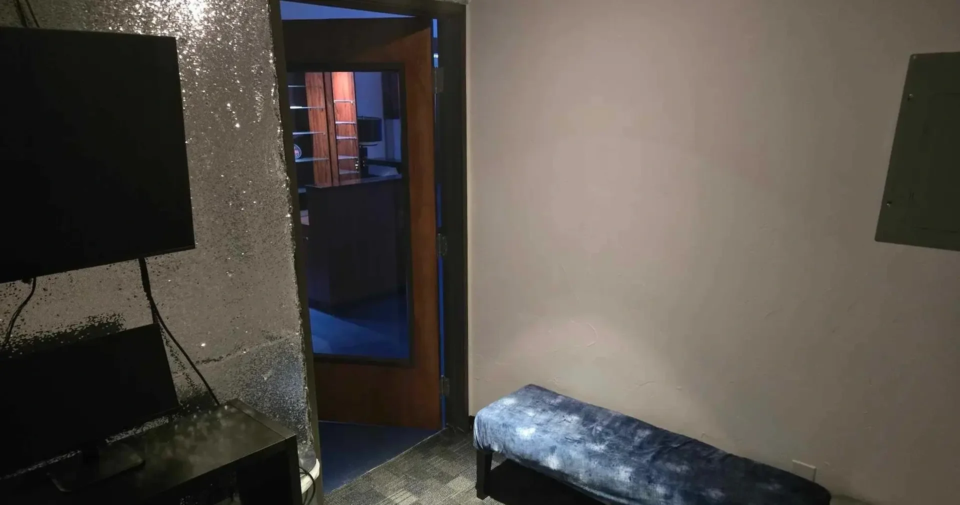 Go Your Own Way Private Karaoke Room