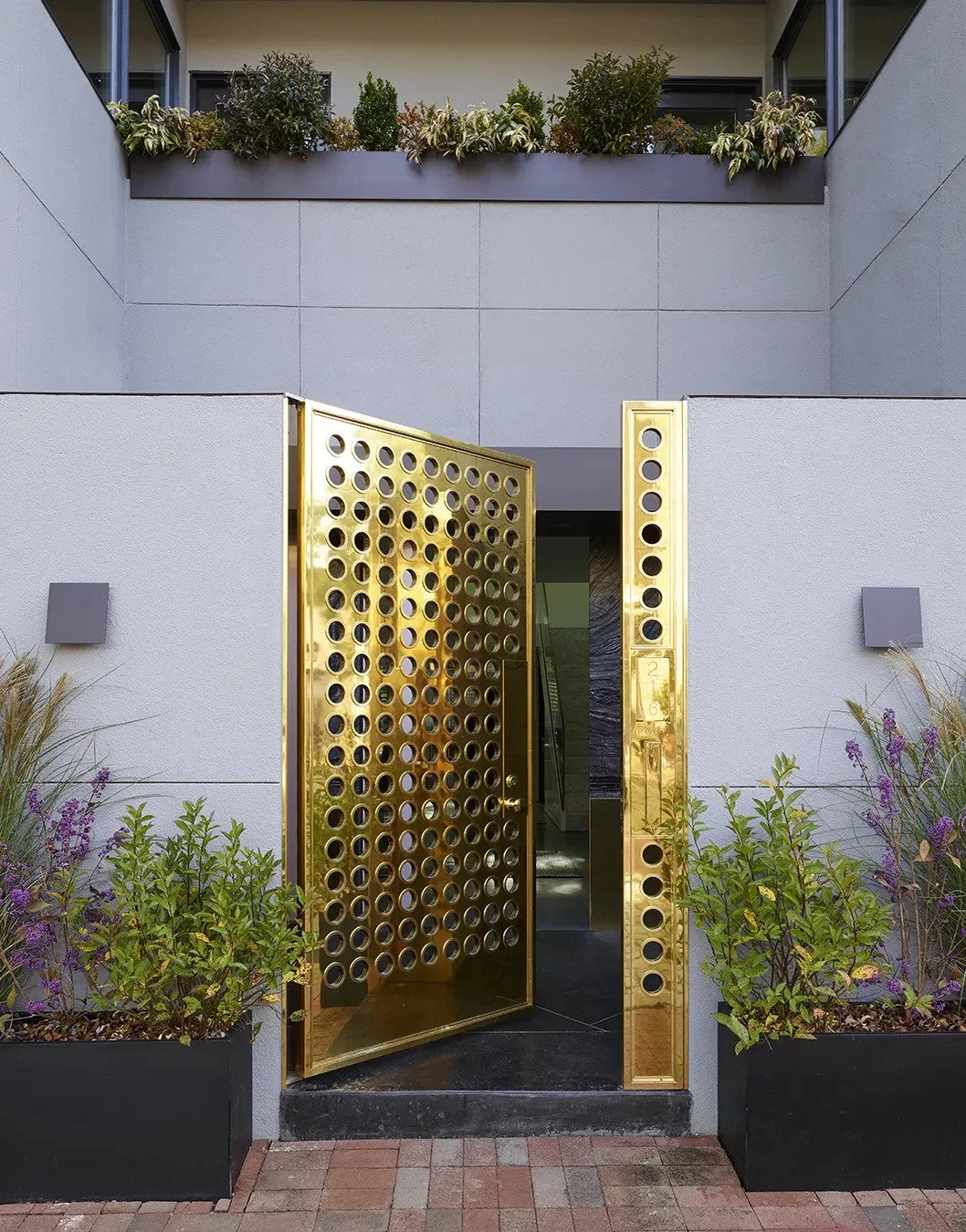 addison st gate-1.jpg
