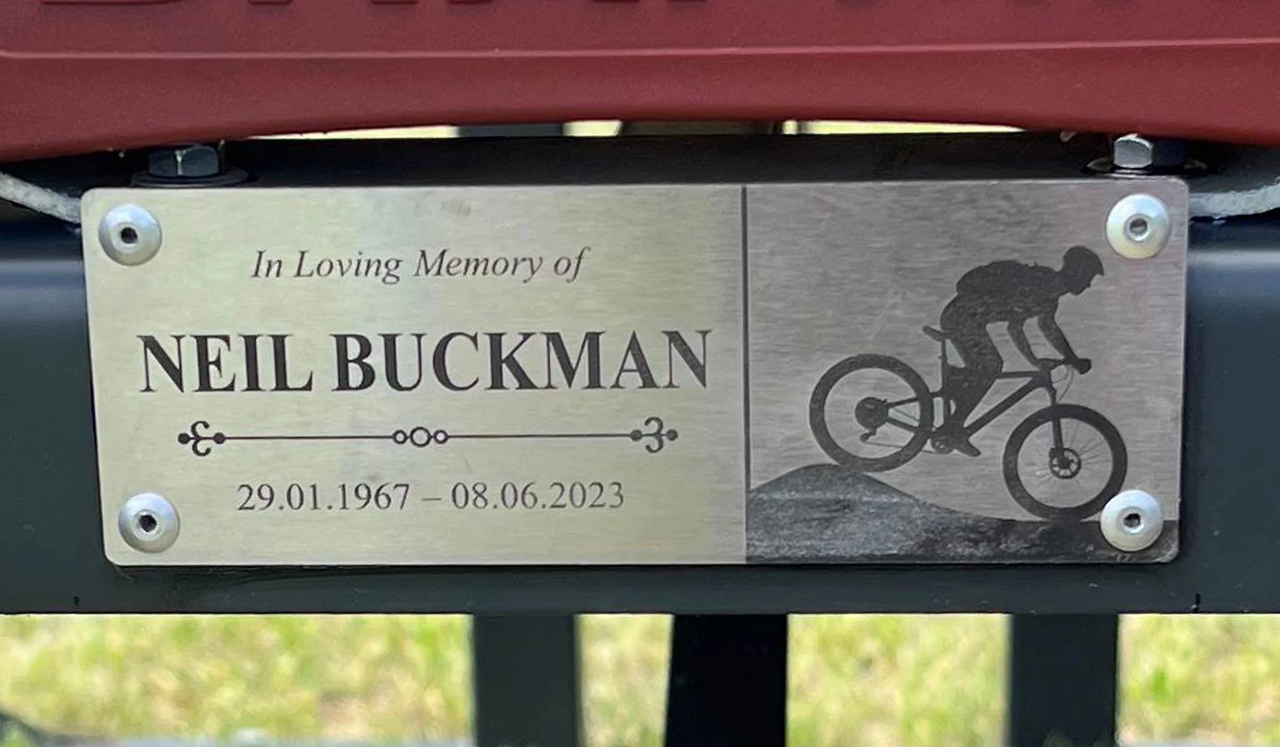 Dungog+Common+Memorial+Picnic+Table+Plack+Neil+Buckman.jpg