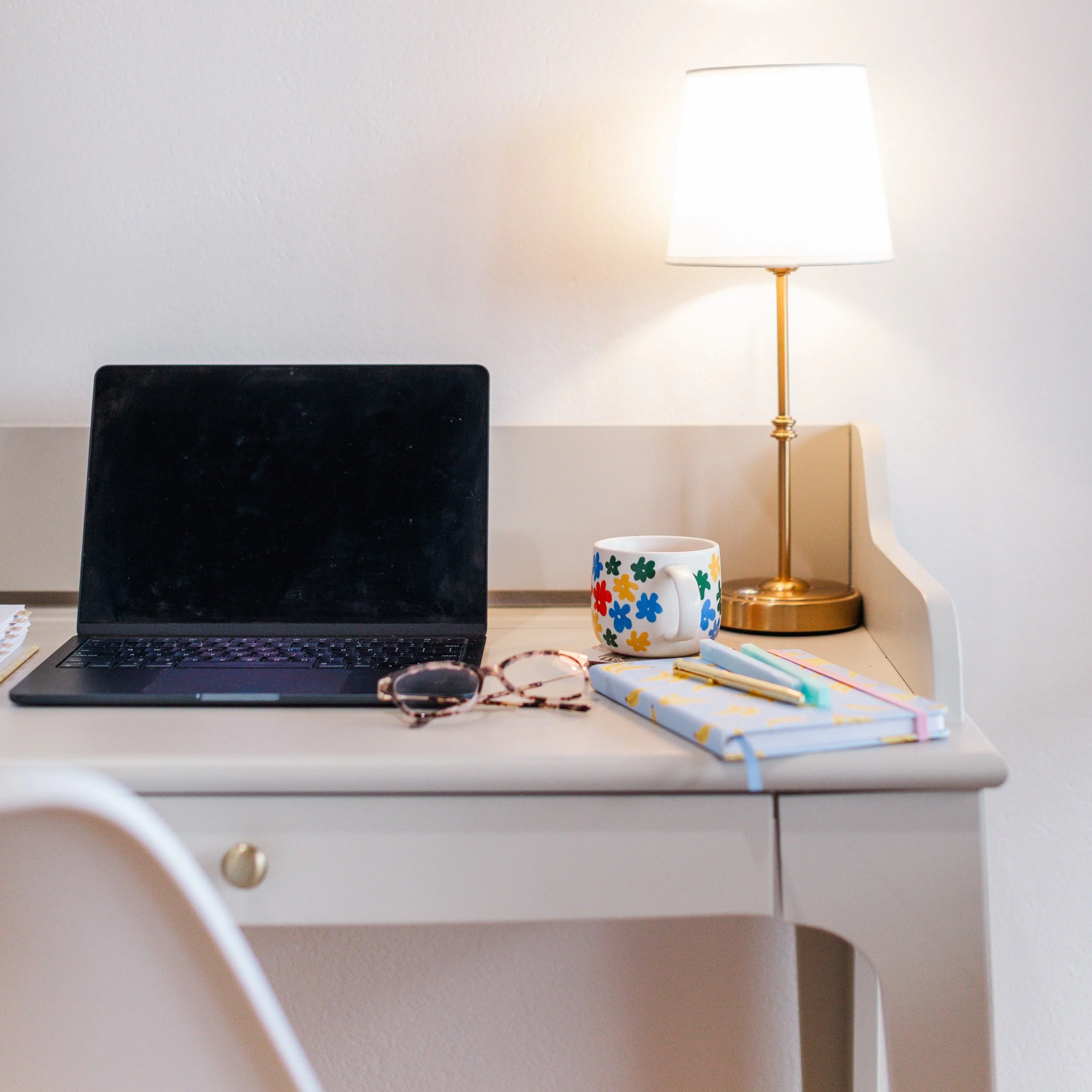 Meet Your Virtual Support Co. 👋

Small business ownership comes with a lot of hats.

CEO. Admin. Bookkeeper. Project manager. Inbox wrangler. Professional plate-spinner. 😂

But you shouldn&rsquo;t have to do it all.

Your Virtual Support Co. provid