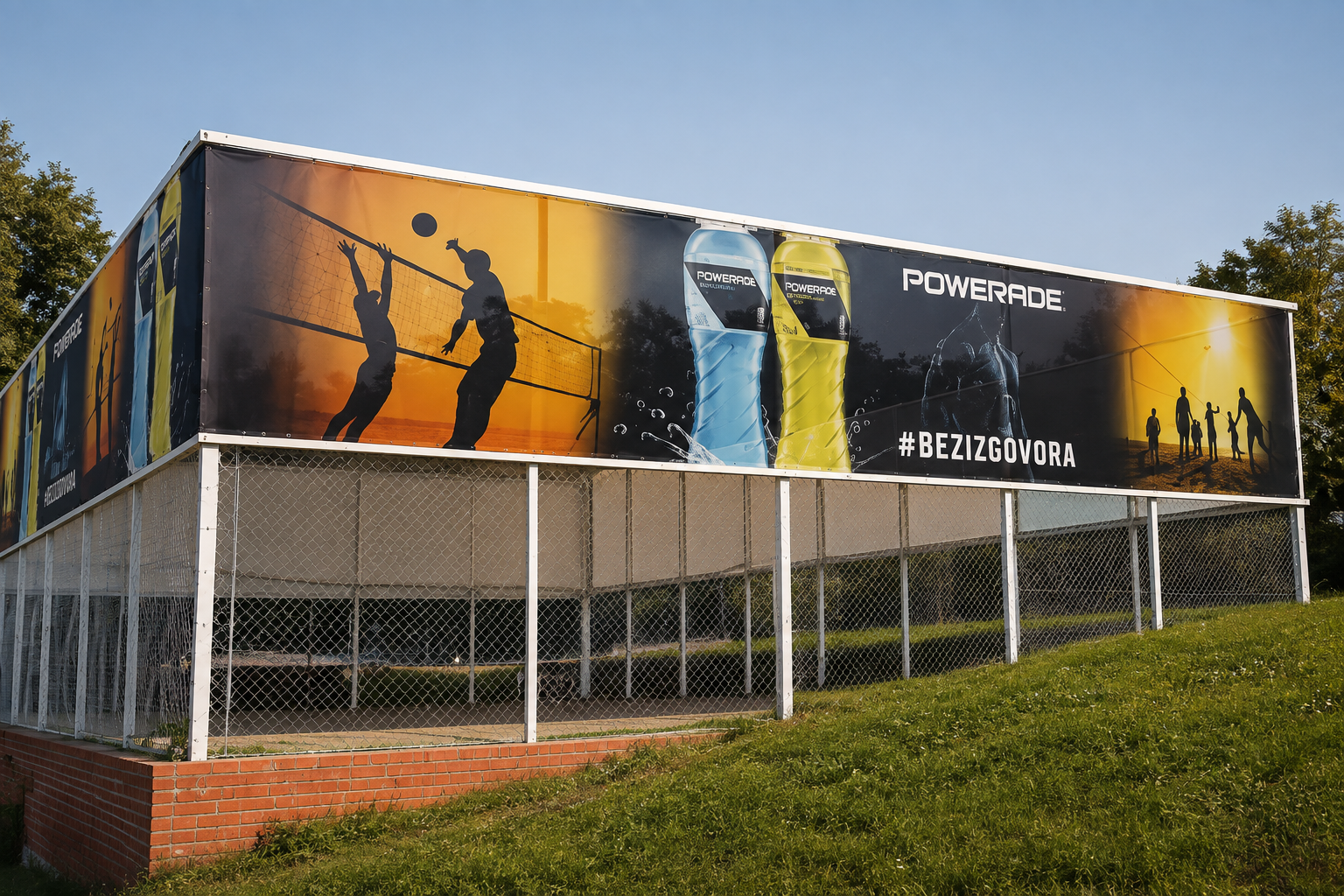 Baneri
Digitalna štampa reklamnih banera velikog formata

PVC folije
Štampa samolepljive PVC folije za brendiranje prostora

Bilbordi
Štampa bilborda velikog formata za spoljašnje oglašavanje