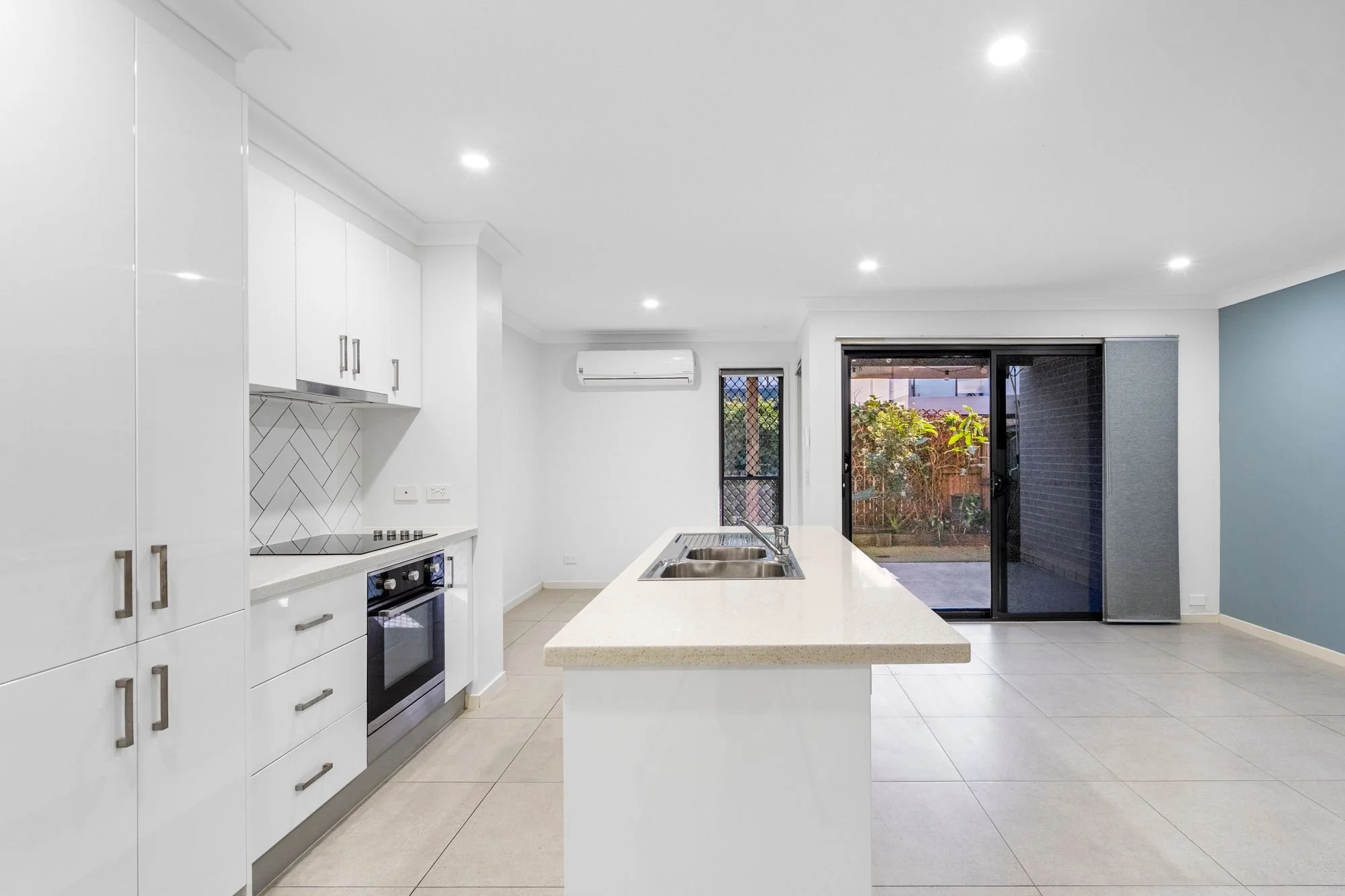 web_unit 11 41 Solomon Ave, Loganholme Extra.jpg