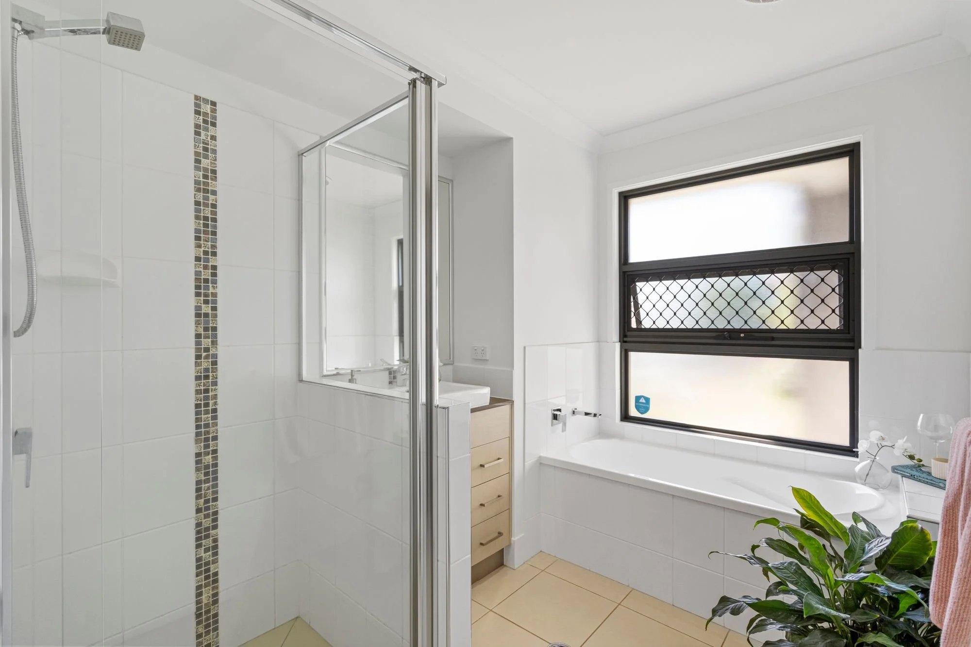 9 Beachwood St (27).jpg