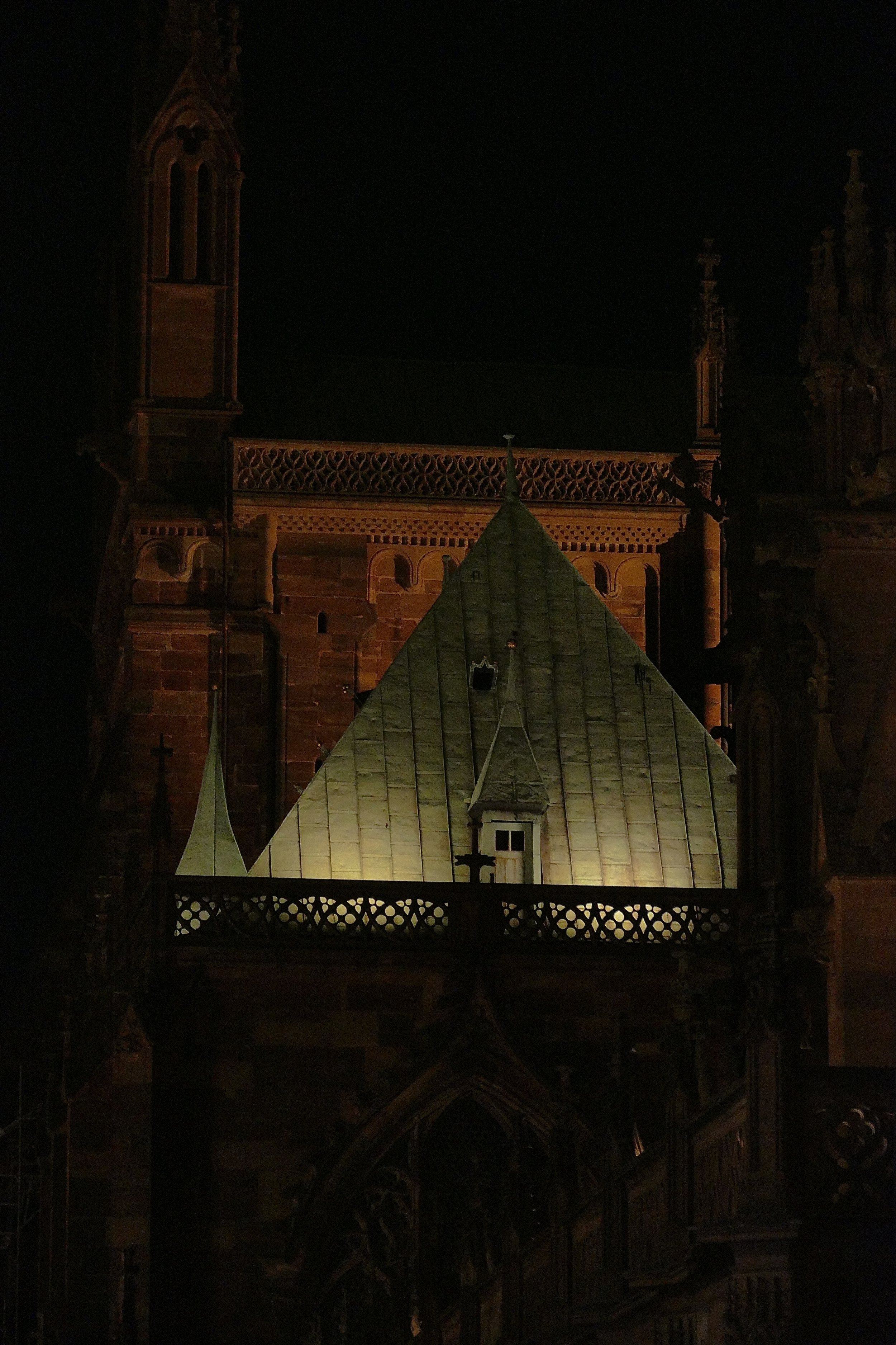 Façade gothique de la Cathédrale de Strasbourg illuminée