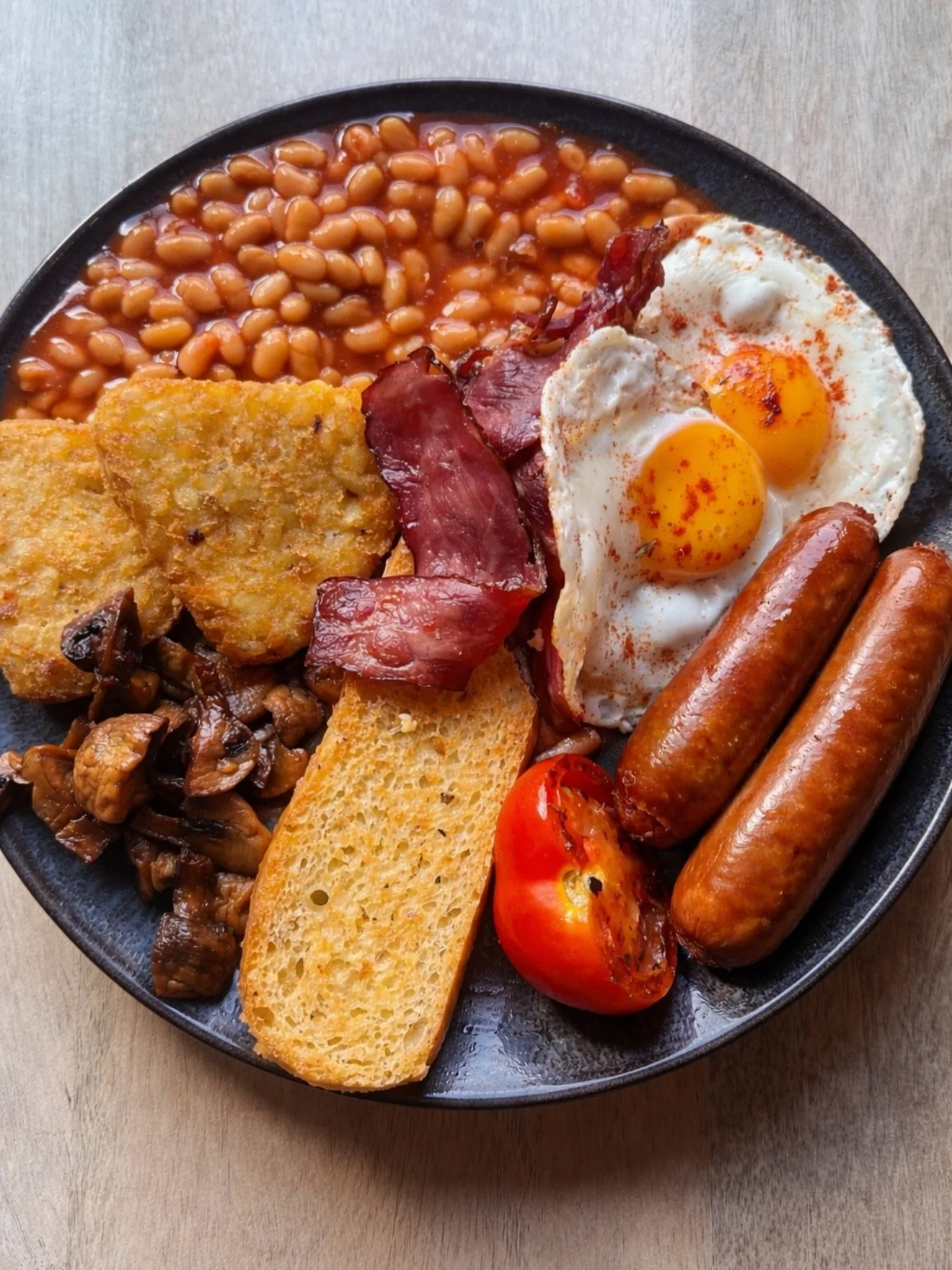 A few favourites we&rsquo;ve dished up this week 😍 What would you choose?

🍳🥓 Build your own Full English
🍔🧀 Breakfast Burger 
🥩🍟 Steak and Cheese Fries
🥔🪤 Trash Browns 
🥞🍪 Lotus Biscoff Pancakes