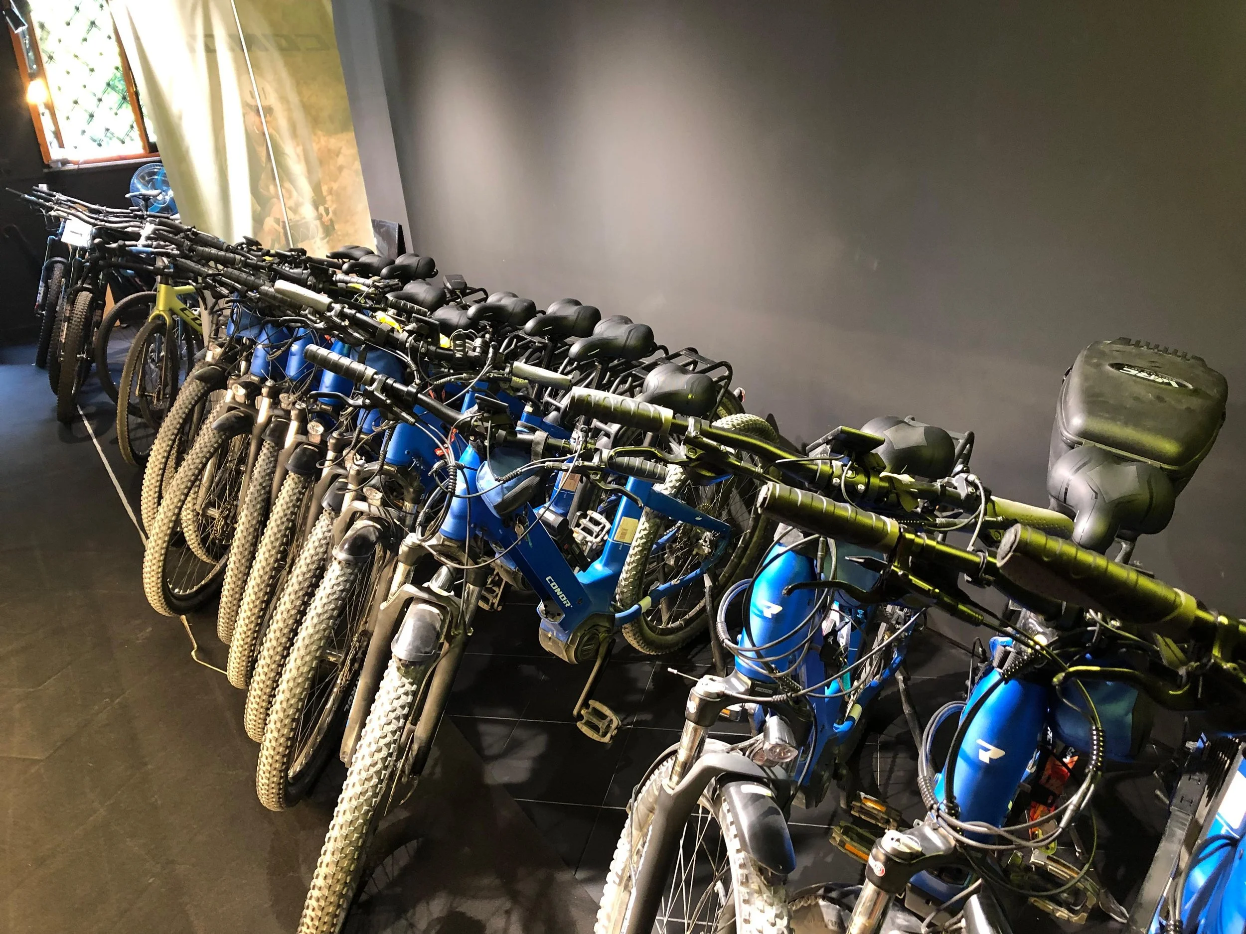 Noleggio flotta e-bike trekking ad Empoli per escursioni in Toscana - Montalbano Bike negozio di bicilette di Empoli Firenze