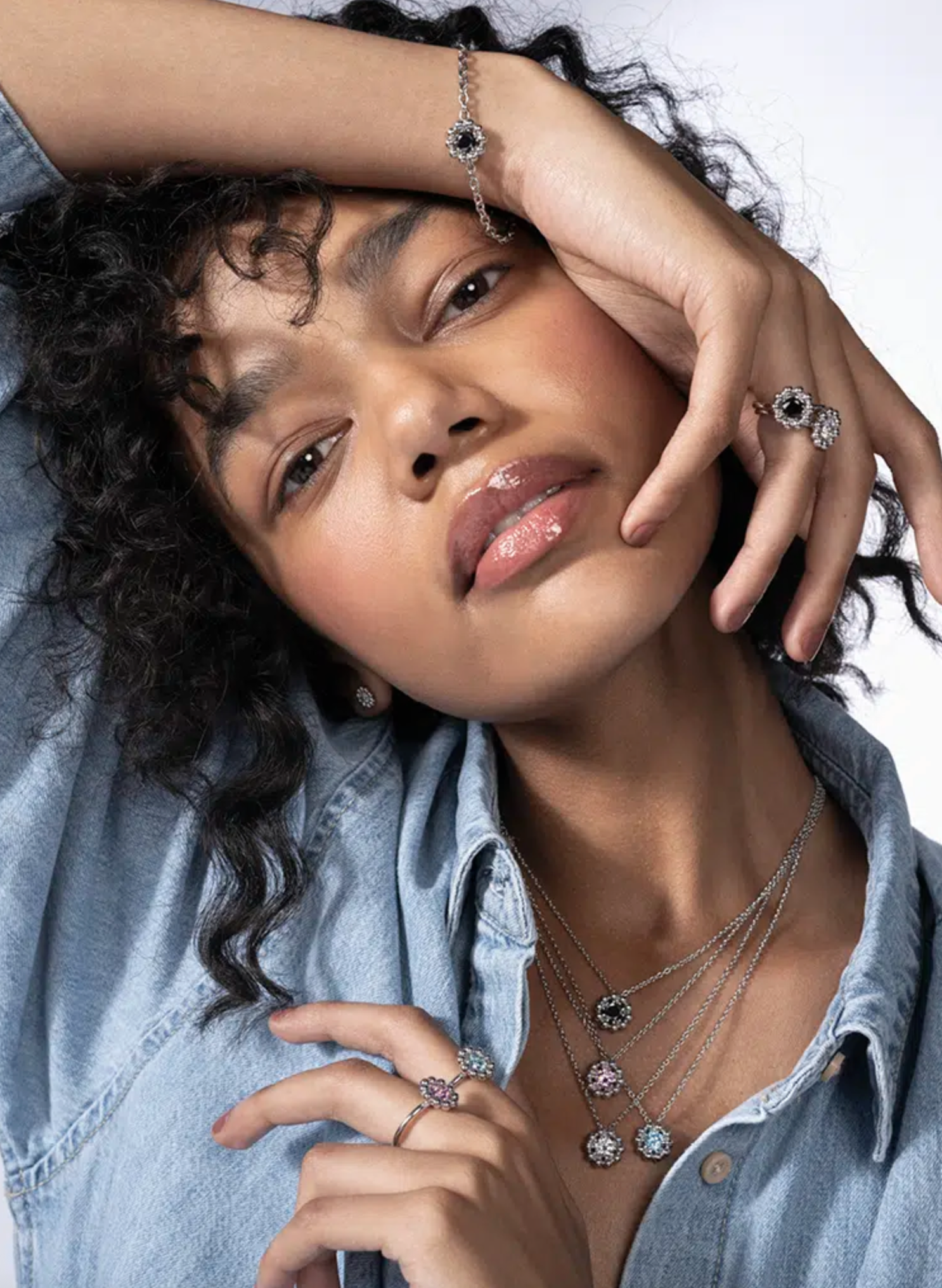 Jewellery ad photo for Lumoava.