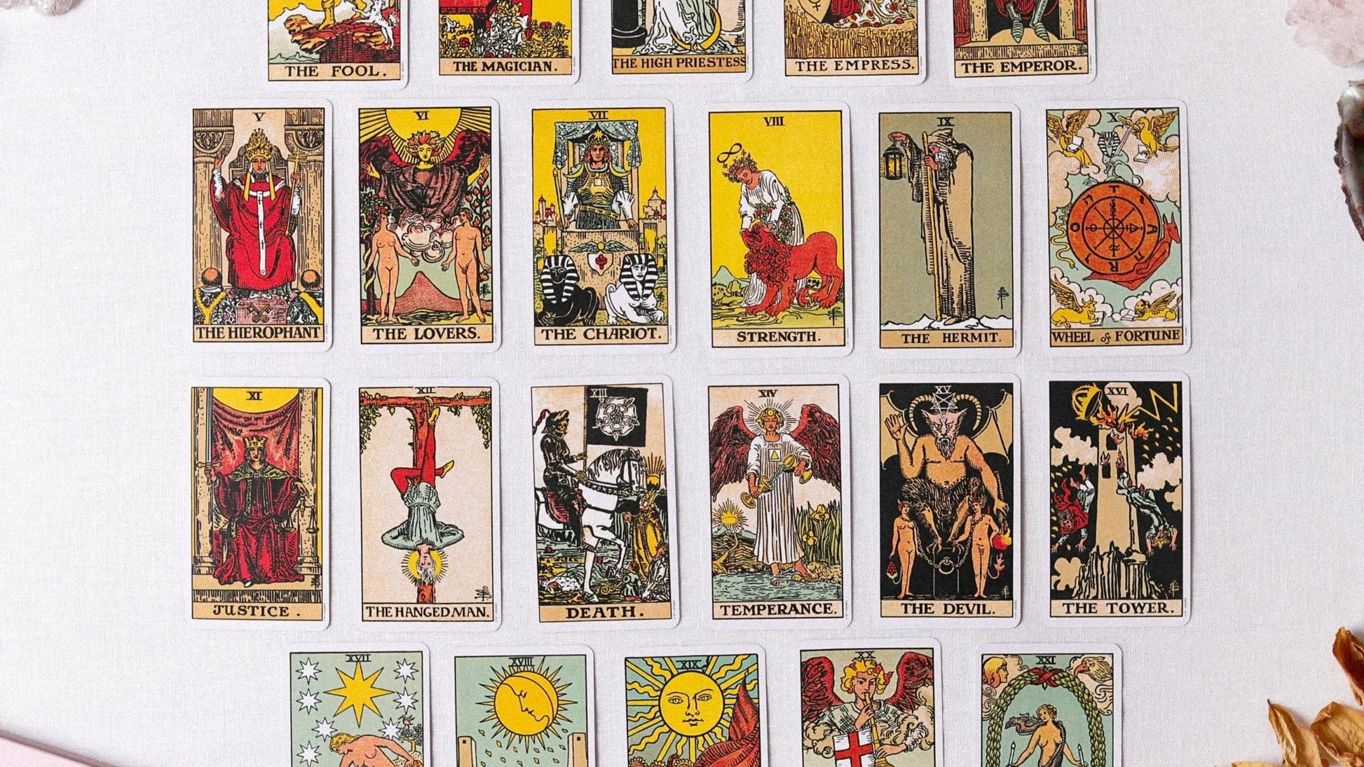 Ausgelegte Tarotkarten für eine persönliche Legung mit Kaja.