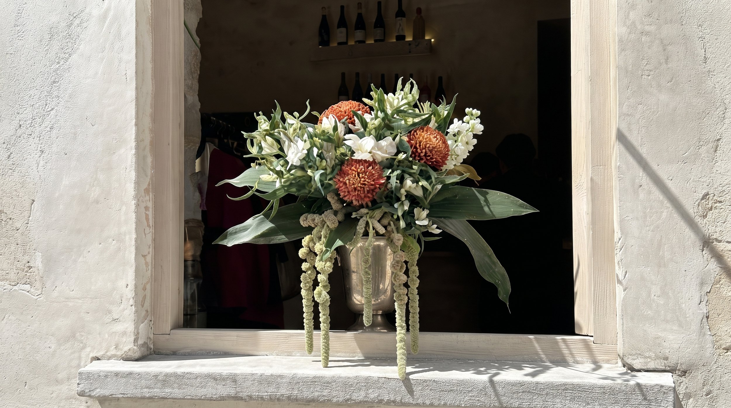 Des créations florales pour votre boutique, votre galerie ou vos bureaux. Livrés toutes les semaines.