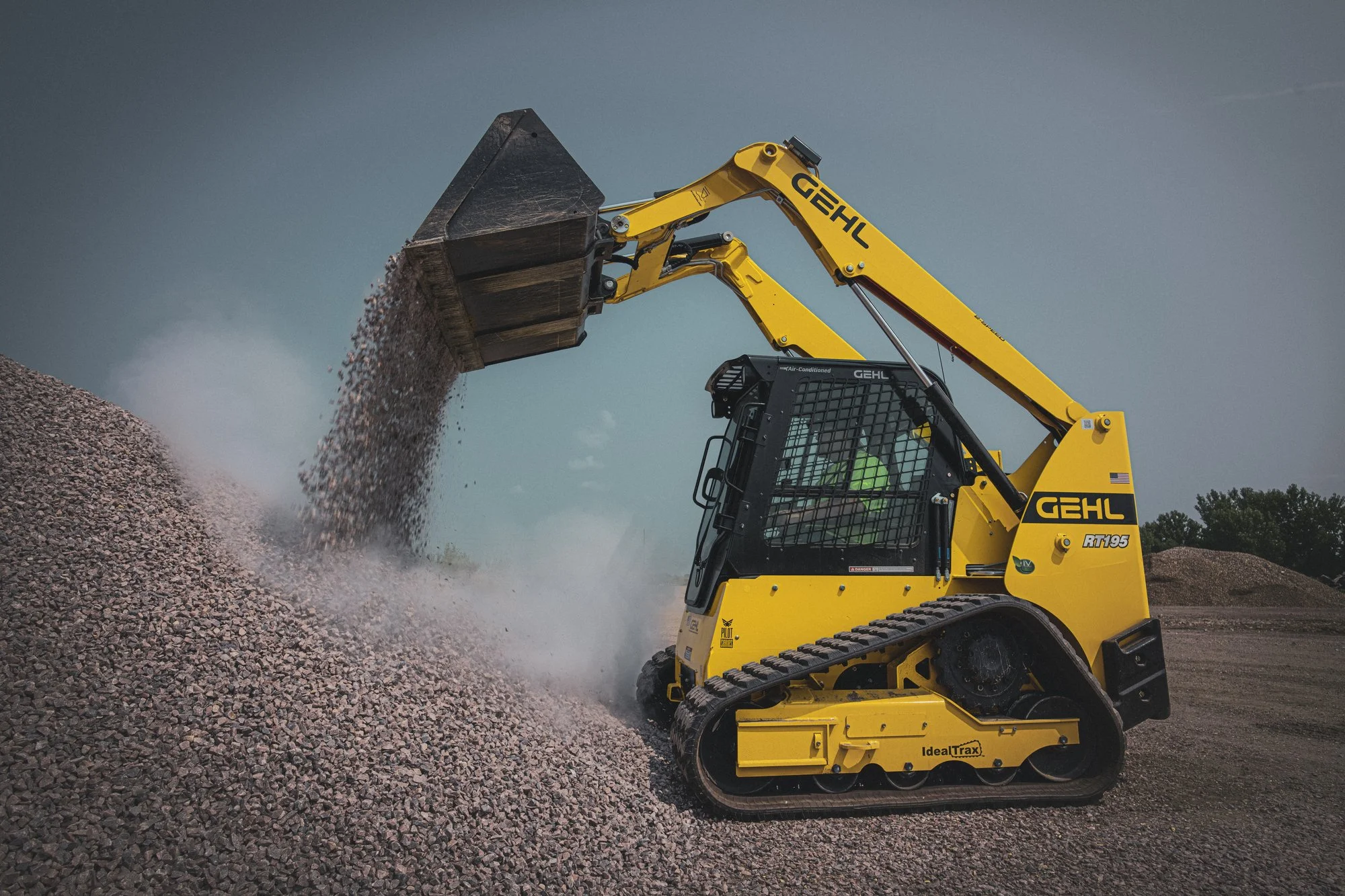 application_track_loaders_rt_195_gehl_003.jpg