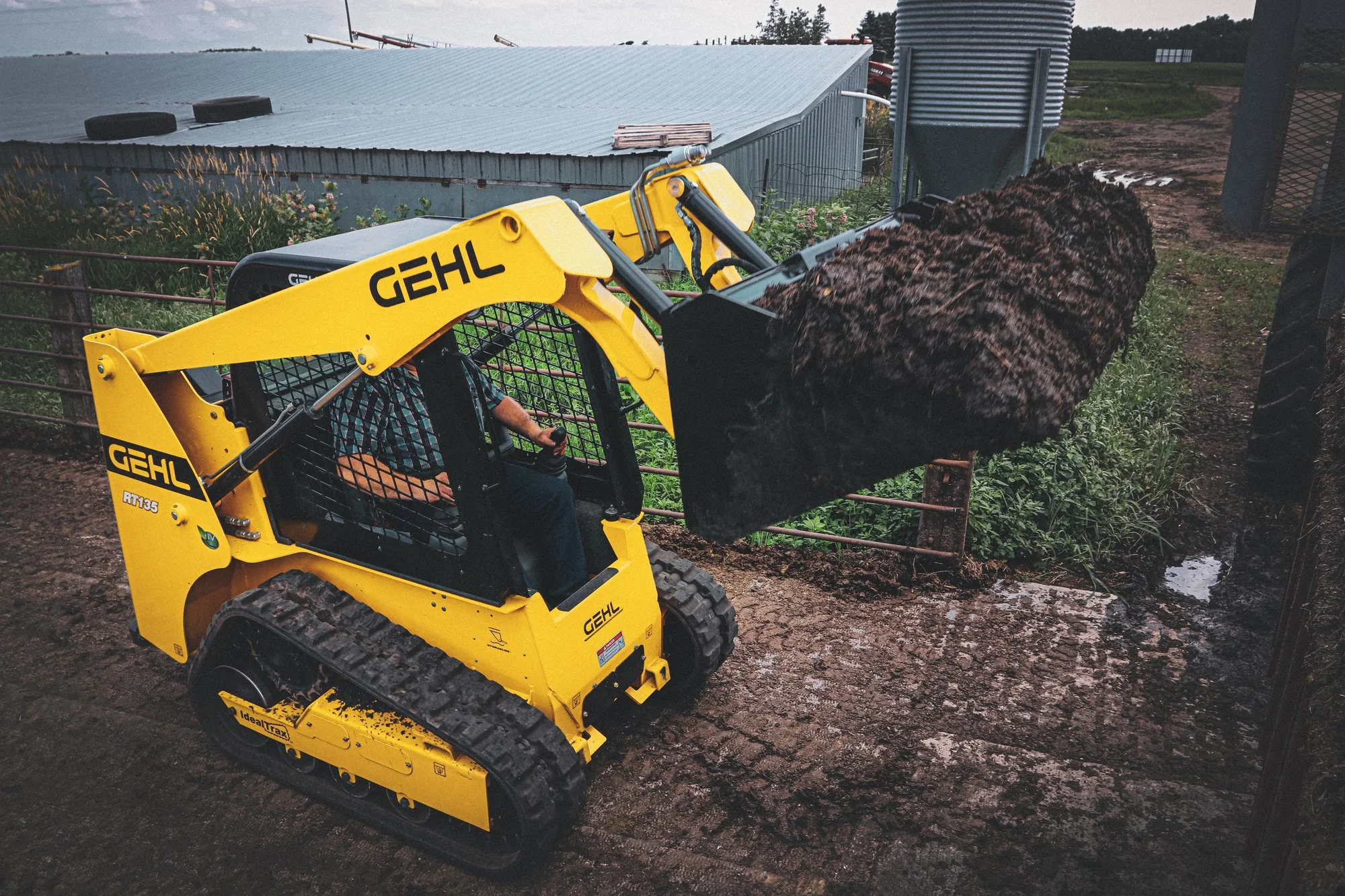 application_track_loaders_rt_135_gehl_018.jpg